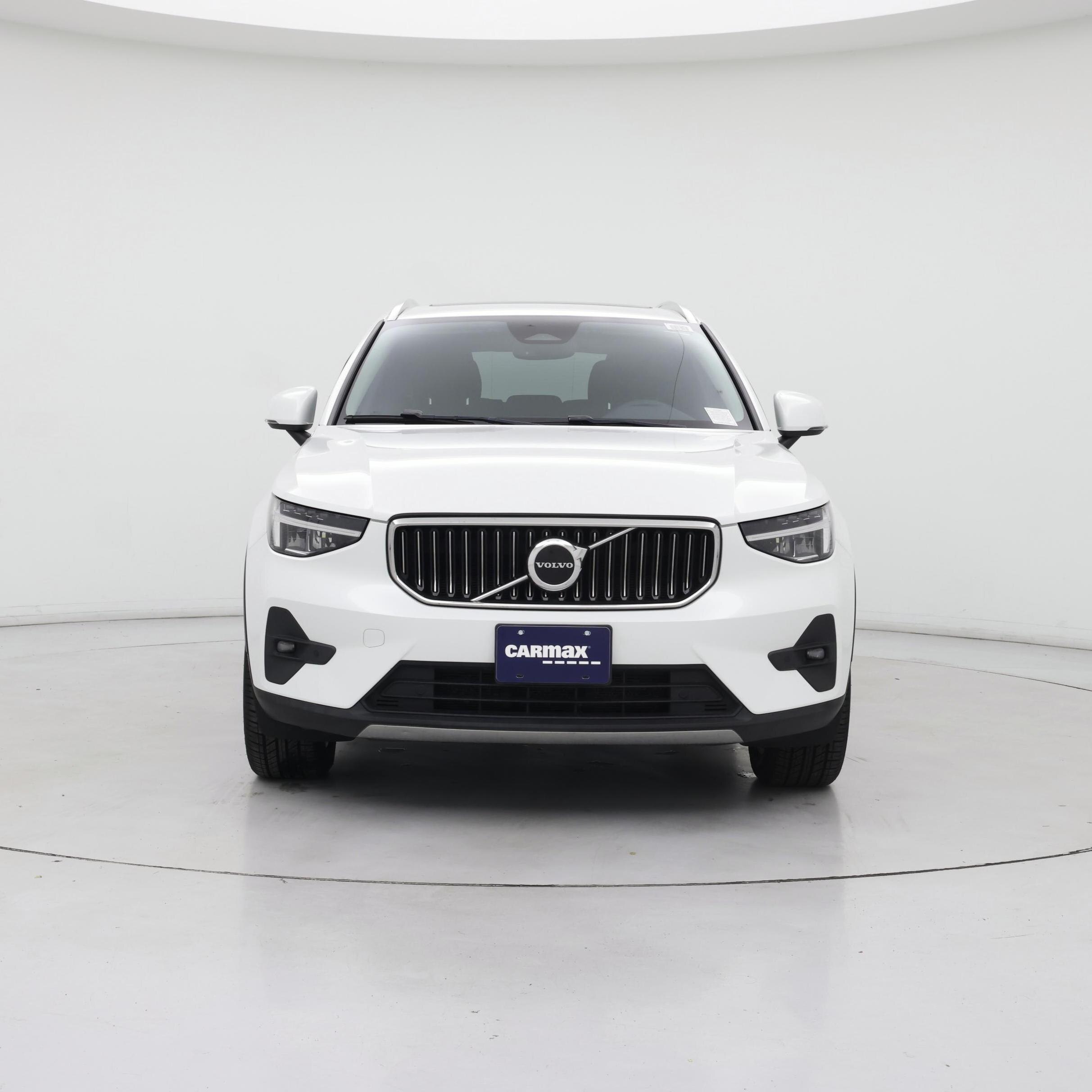 Thumbnail: 2023 Volvo XC40 - 5
