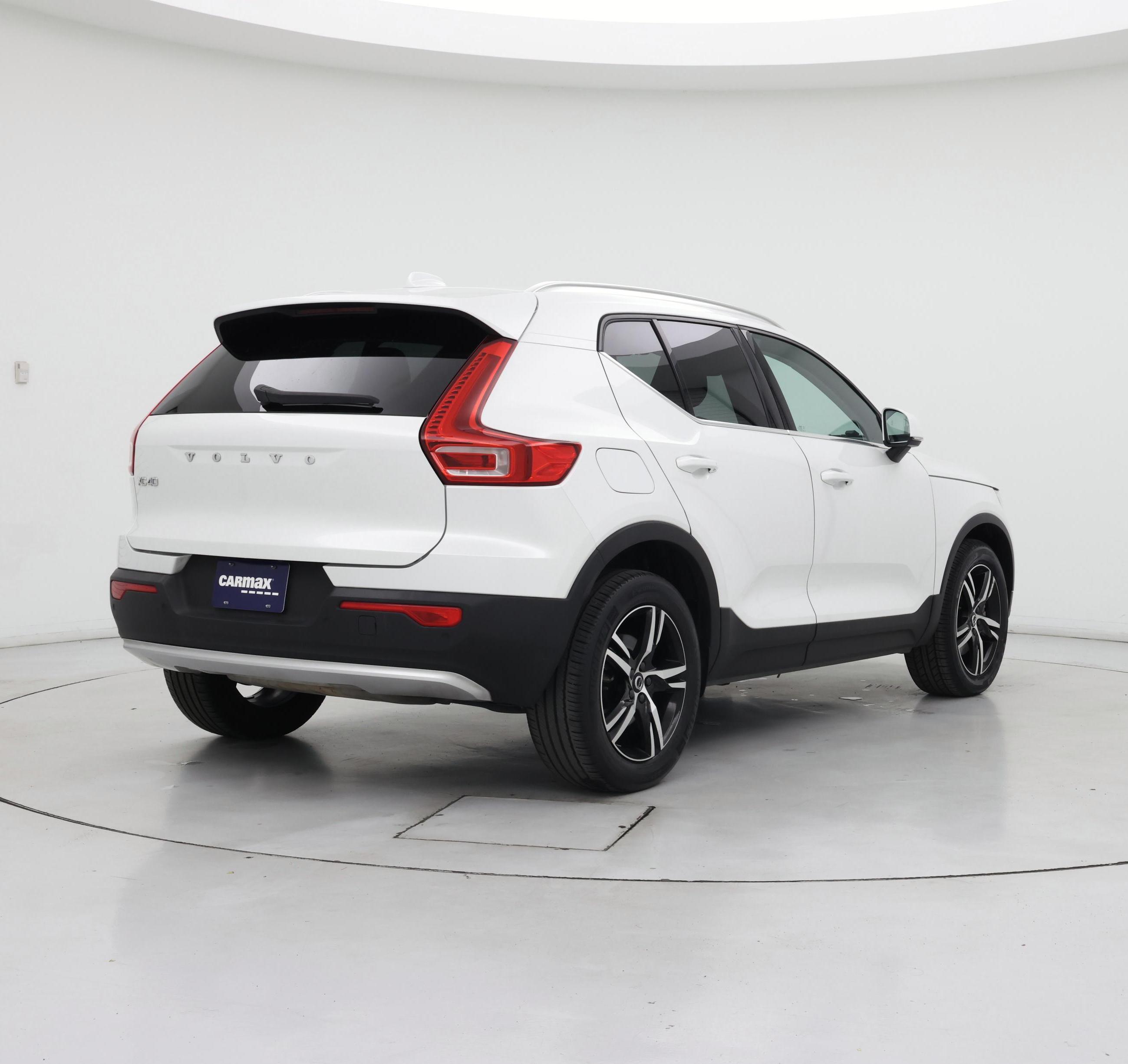 Thumbnail: 2023 Volvo XC40 - 8