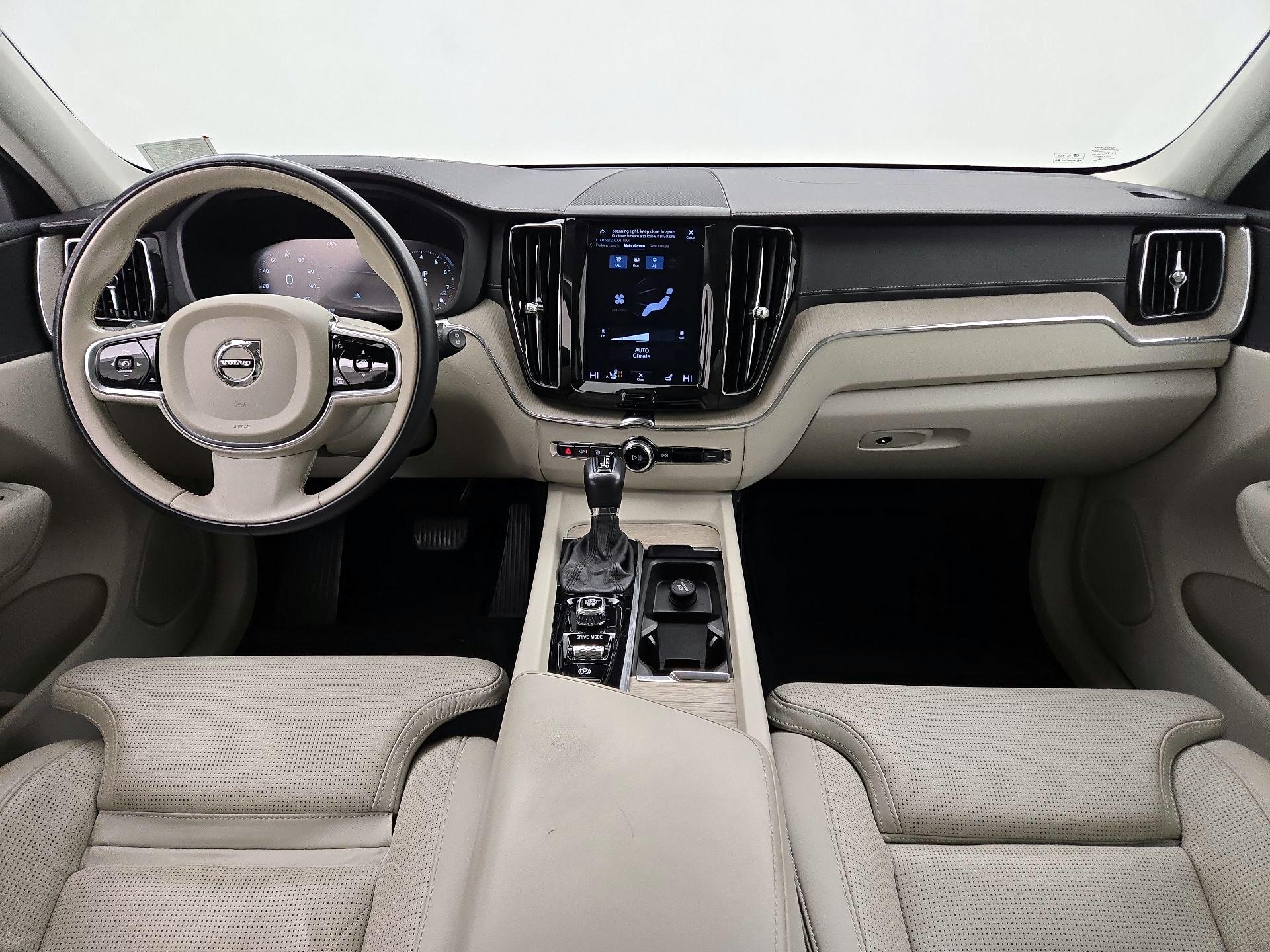 Thumbnail: 2018 Volvo XC60 - 9