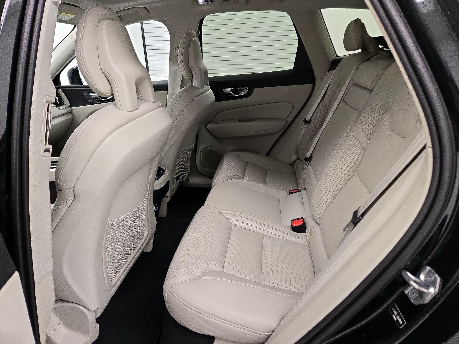 Thumbnail: 2018 Volvo XC60 - 19