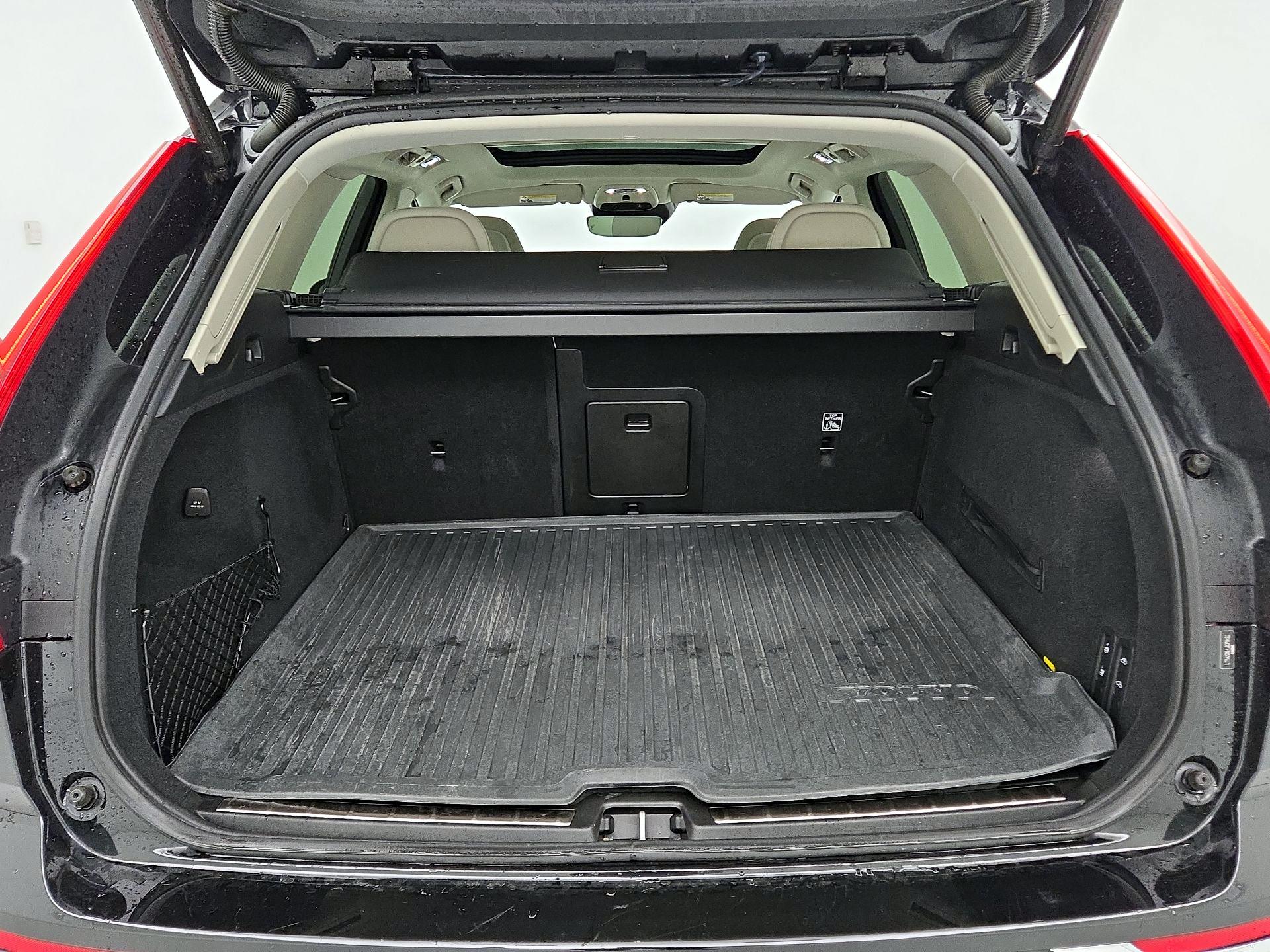 Thumbnail: 2018 Volvo XC60 - 20