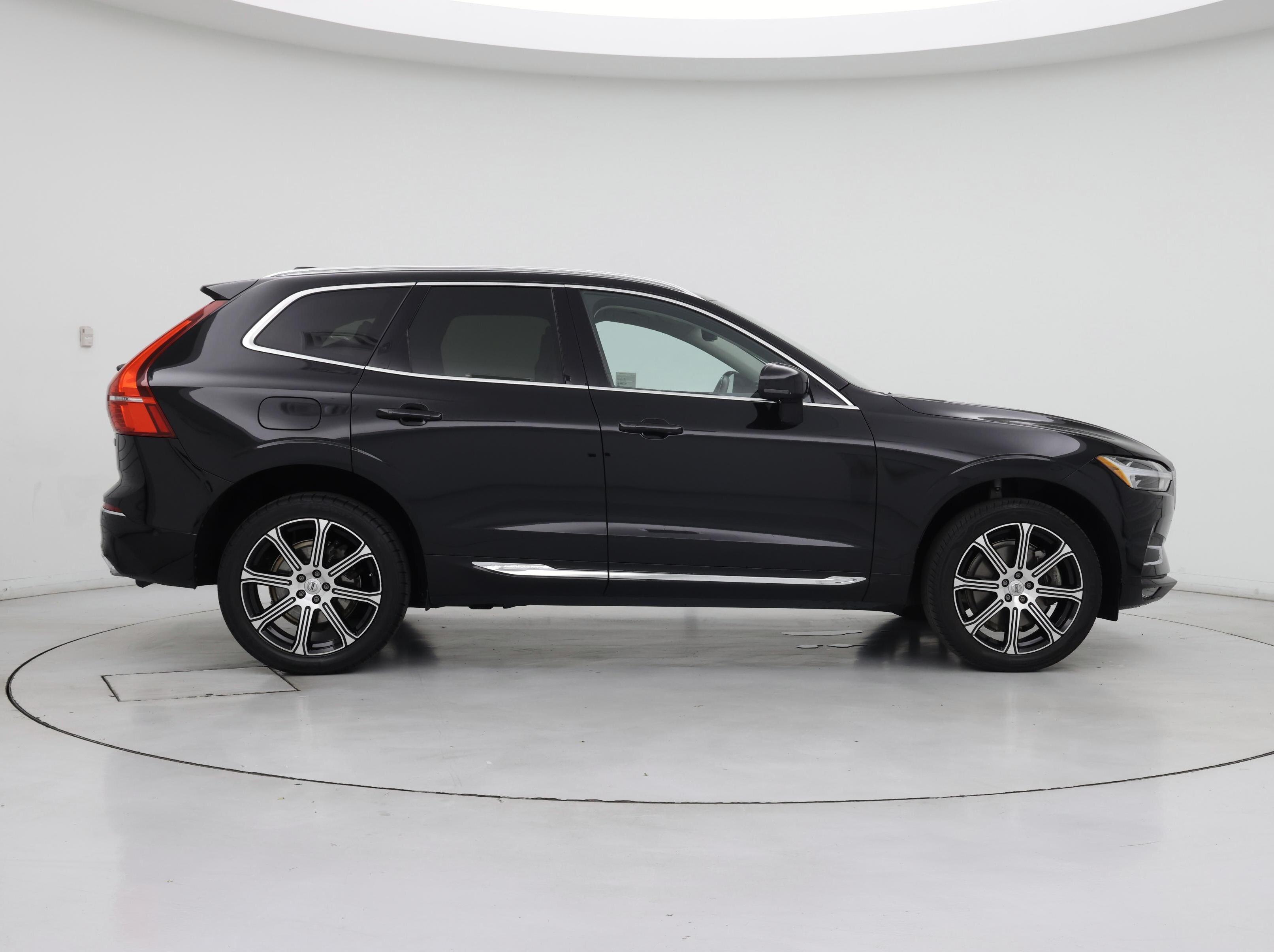 Thumbnail: 2018 Volvo XC60 - 7