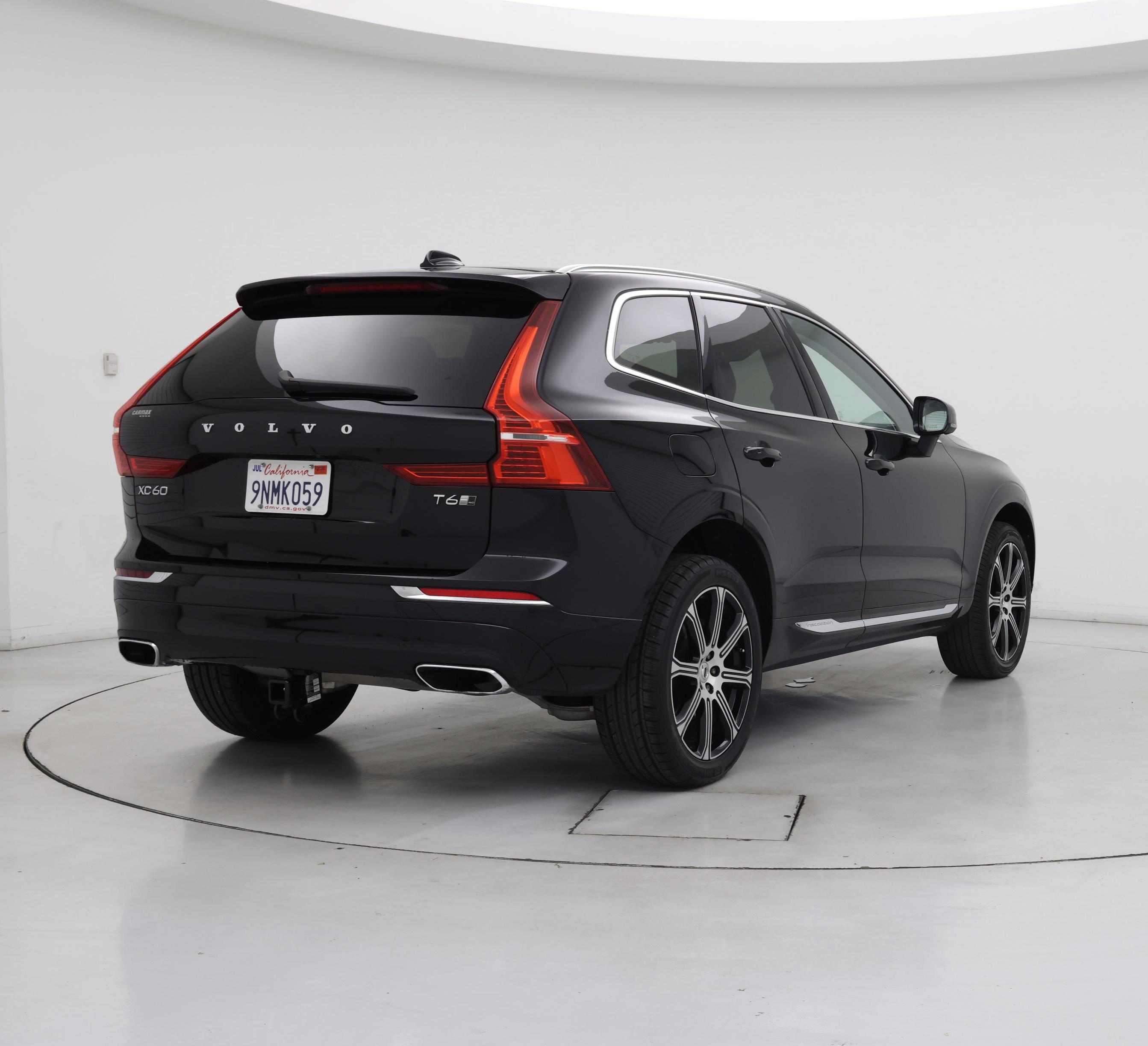 Thumbnail: 2018 Volvo XC60 - 8