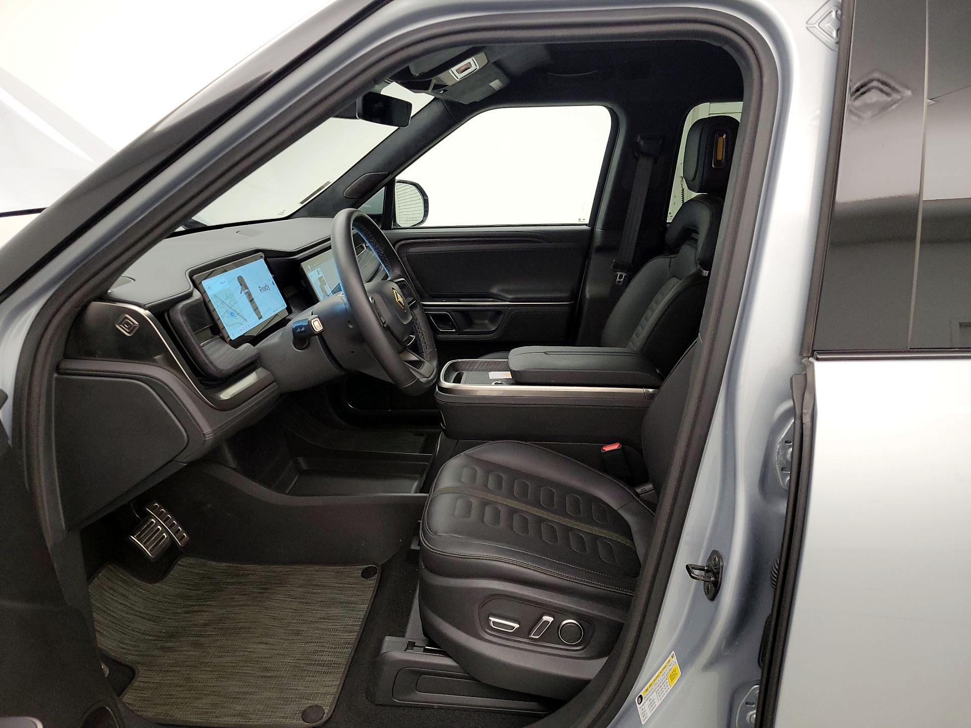 Thumbnail: 2024 Rivian R1T - 11