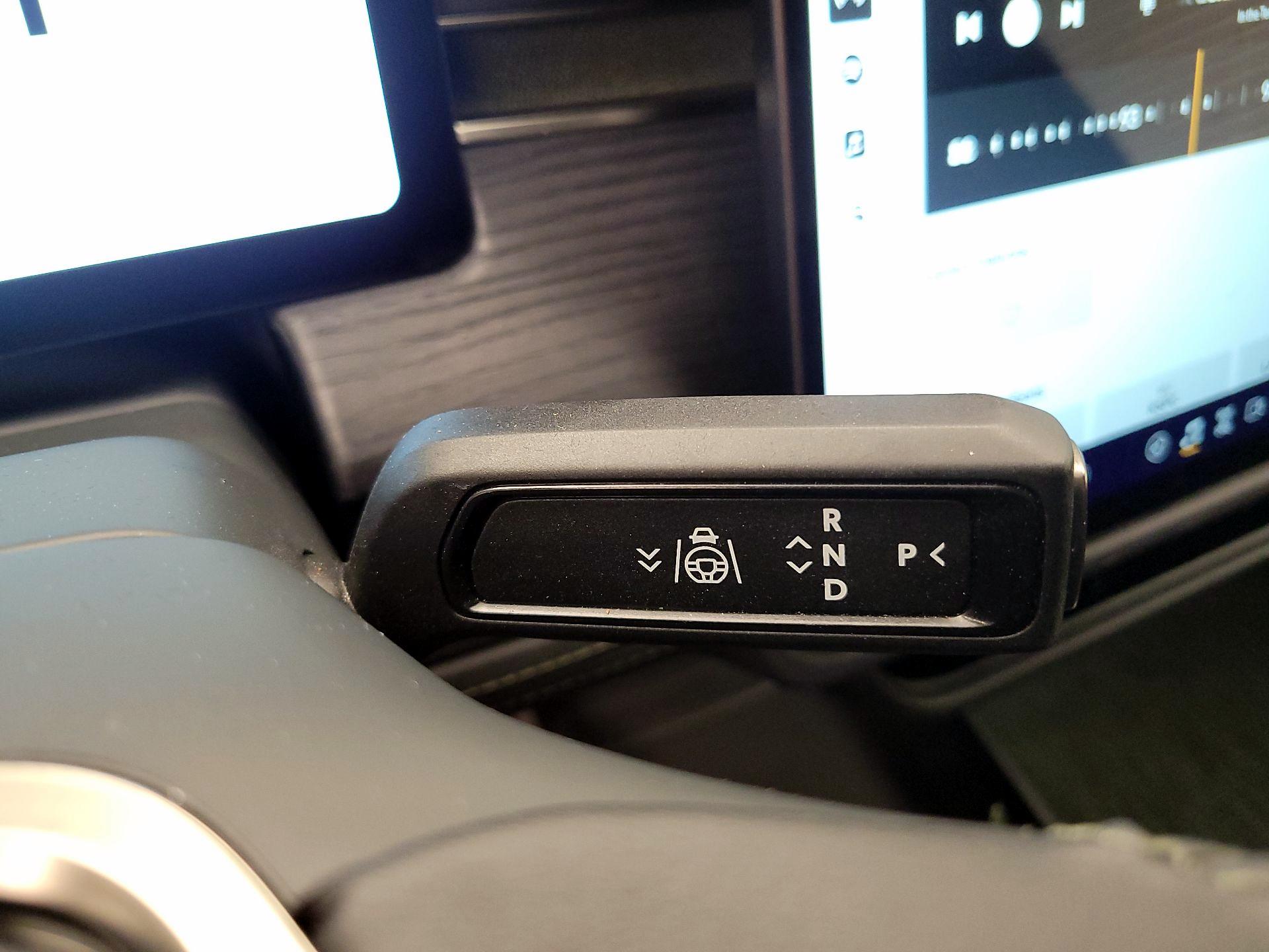 Thumbnail: 2024 Rivian R1T - 17