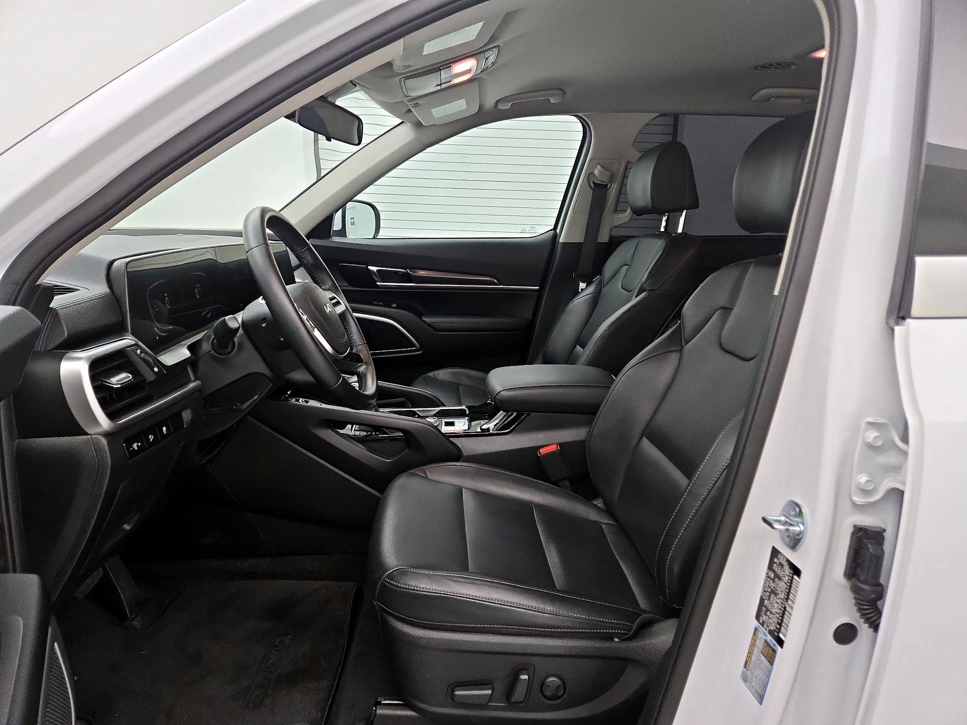 Thumbnail: 2023 Kia Telluride - 11