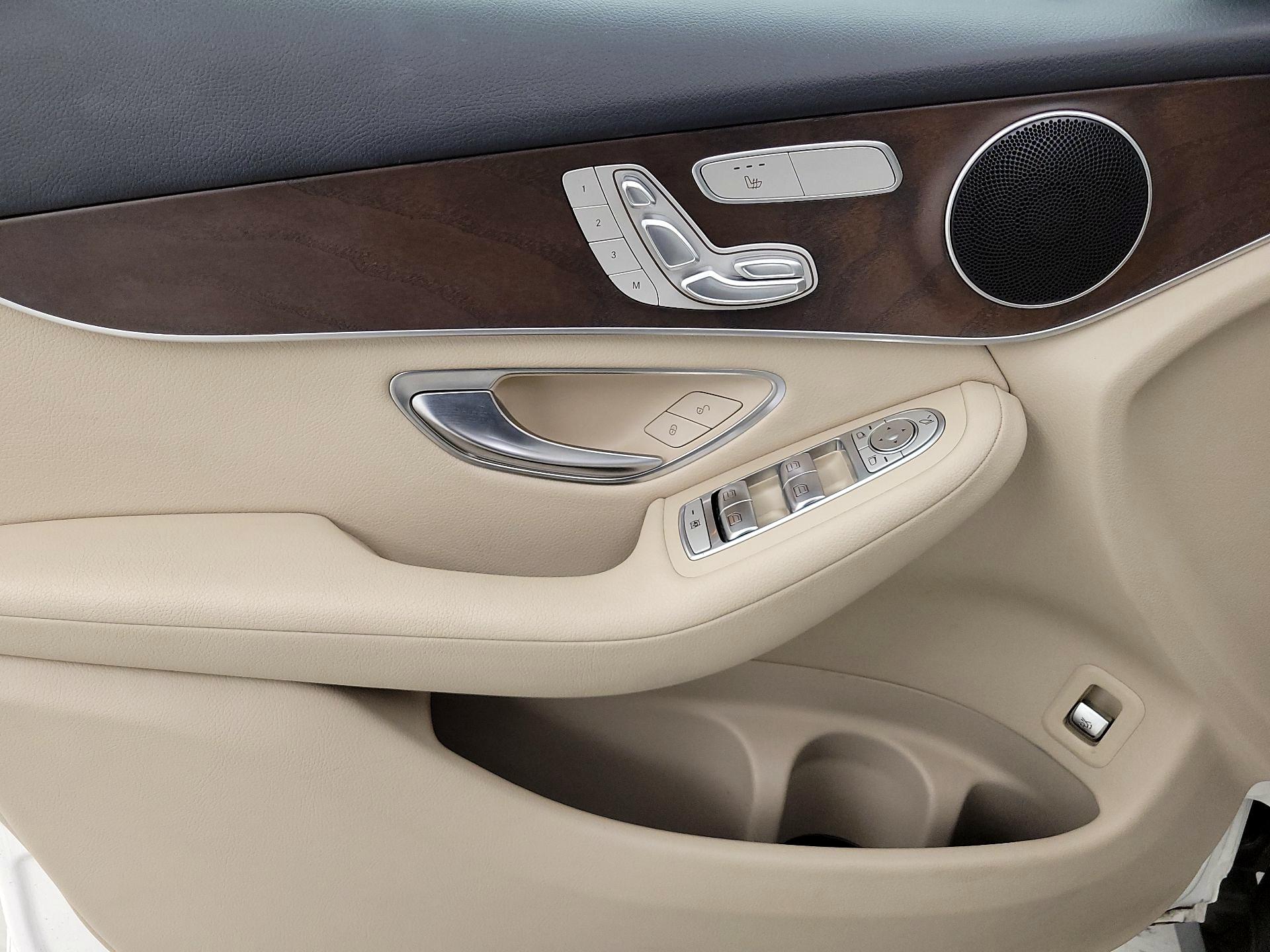 Thumbnail: 2019 Mercedes-Benz GLC - 12