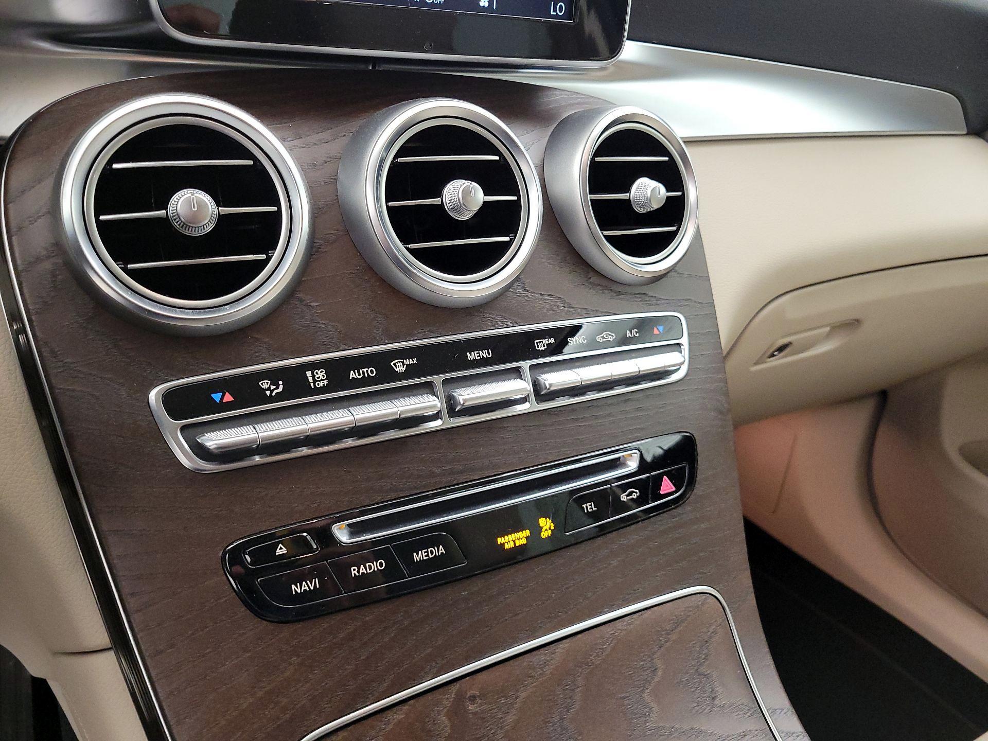 Thumbnail: 2019 Mercedes-Benz GLC - 16