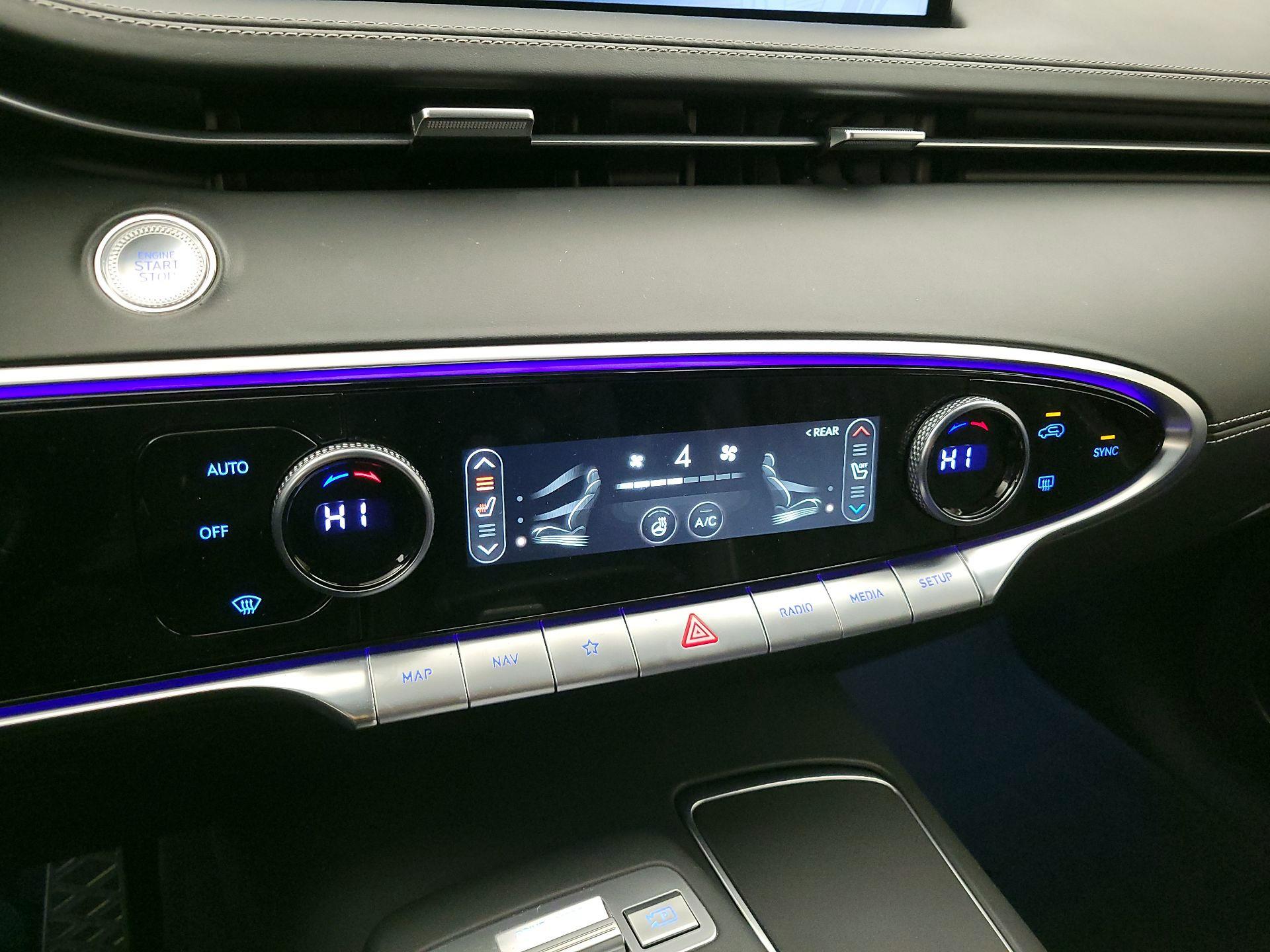 Thumbnail: 2025 Genesis GV70 - 17