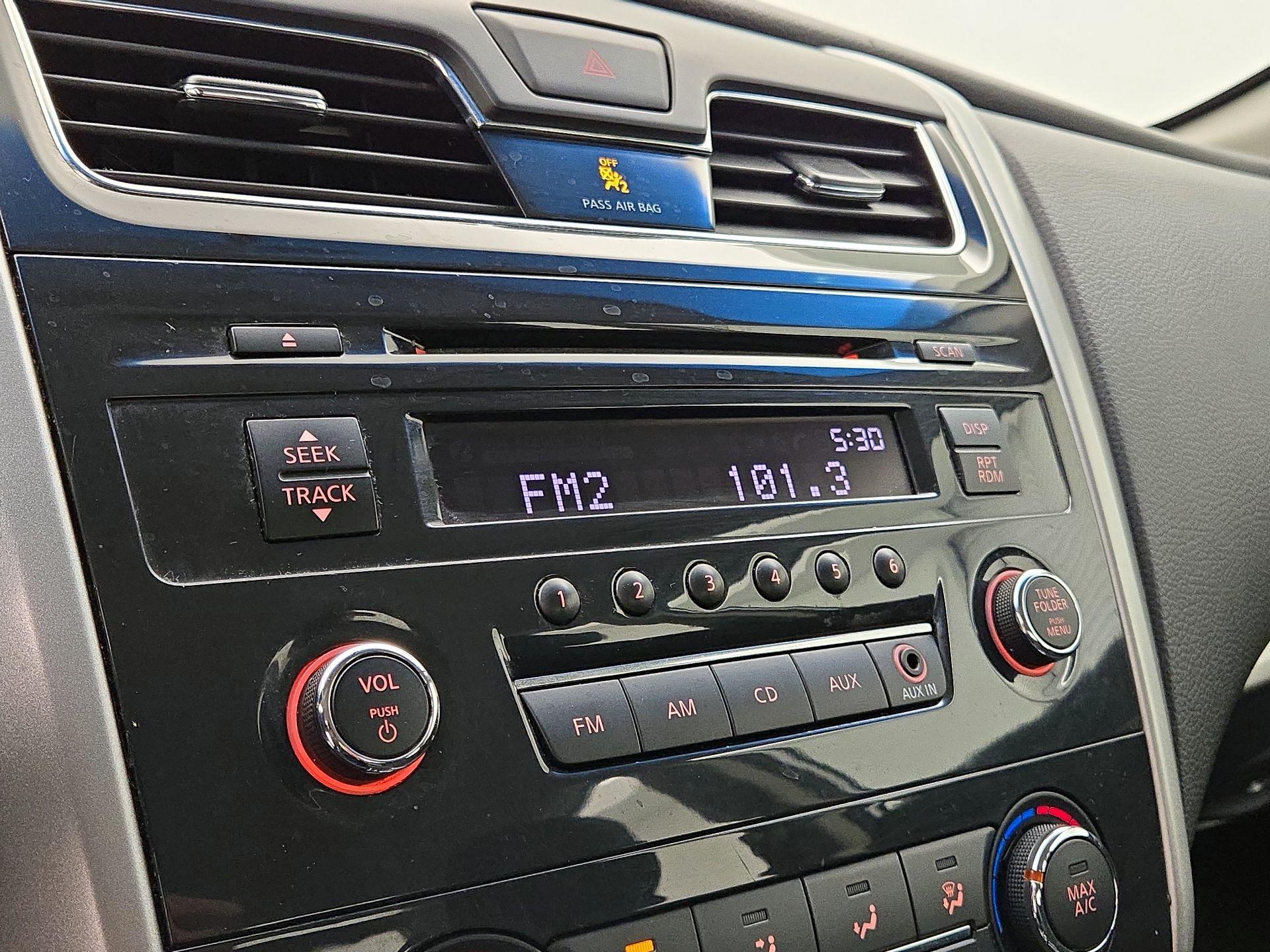 Thumbnail: 2014 Nissan Altima - 14