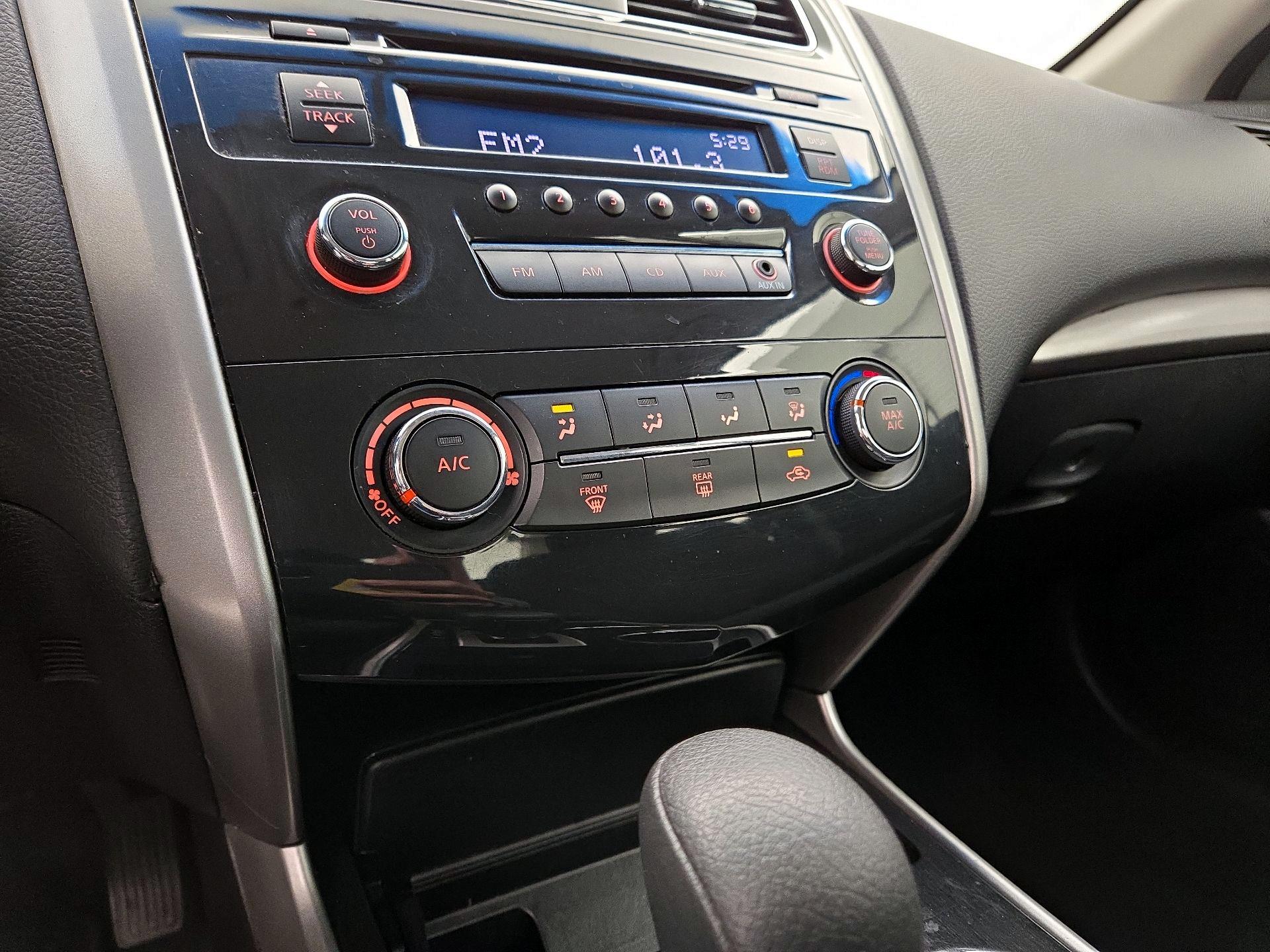 Thumbnail: 2014 Nissan Altima - 15