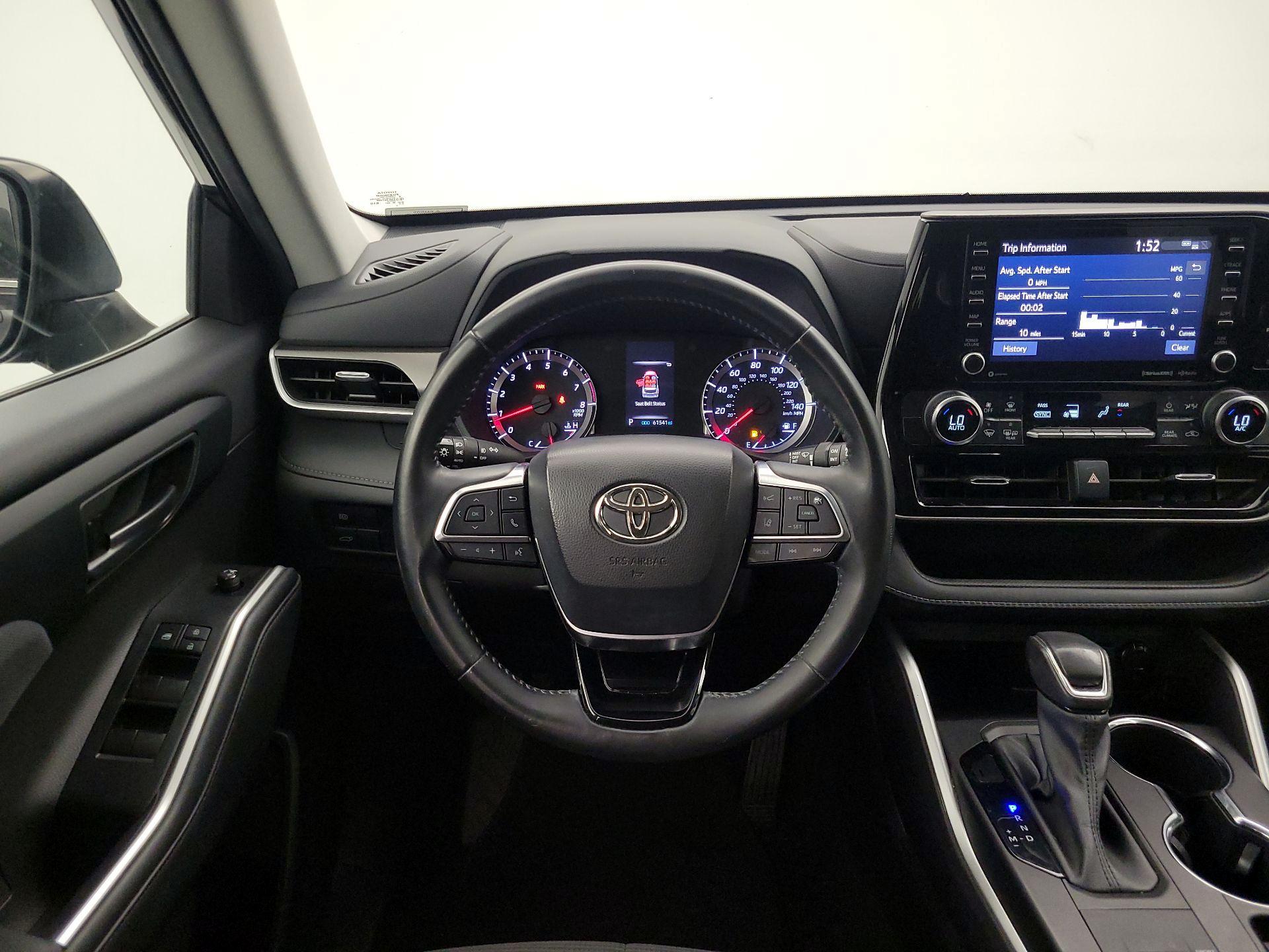 Thumbnail: 2021 Toyota Highlander - 10