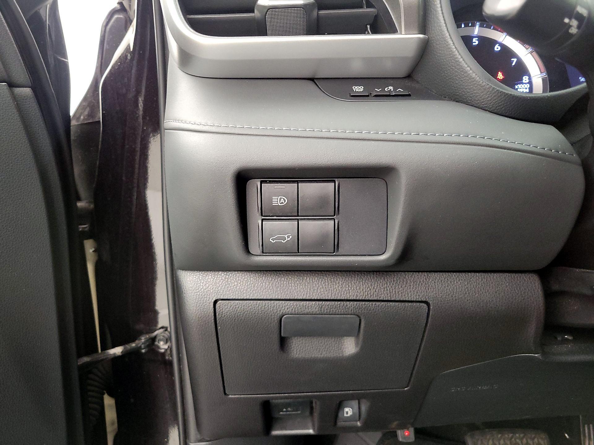 Thumbnail: 2021 Toyota Highlander - 13