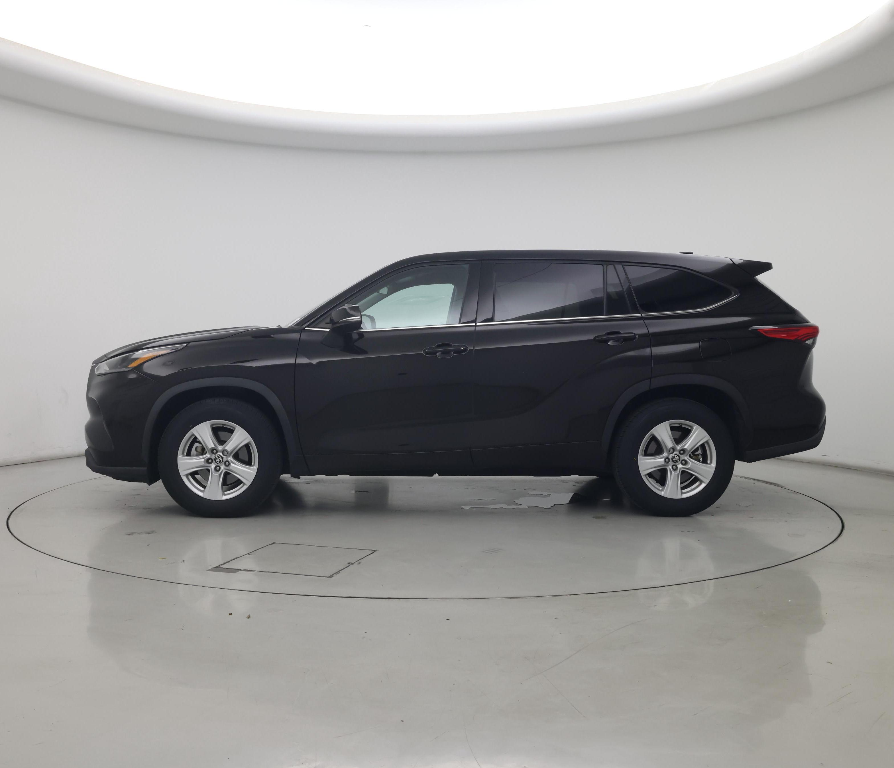 Thumbnail: 2021 Toyota Highlander - 3