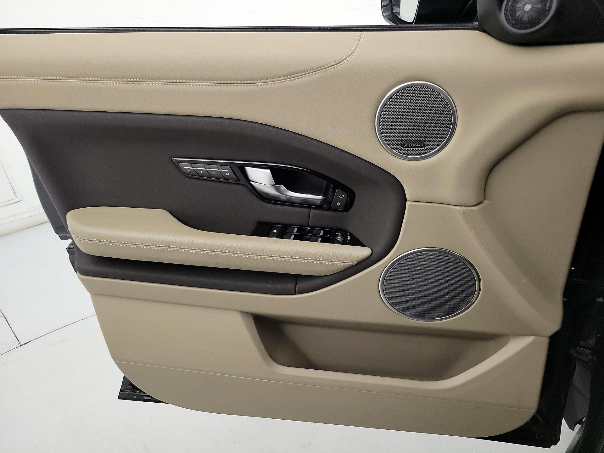 Thumbnail: 2018 Land Rover Range Rover Evoque - 12