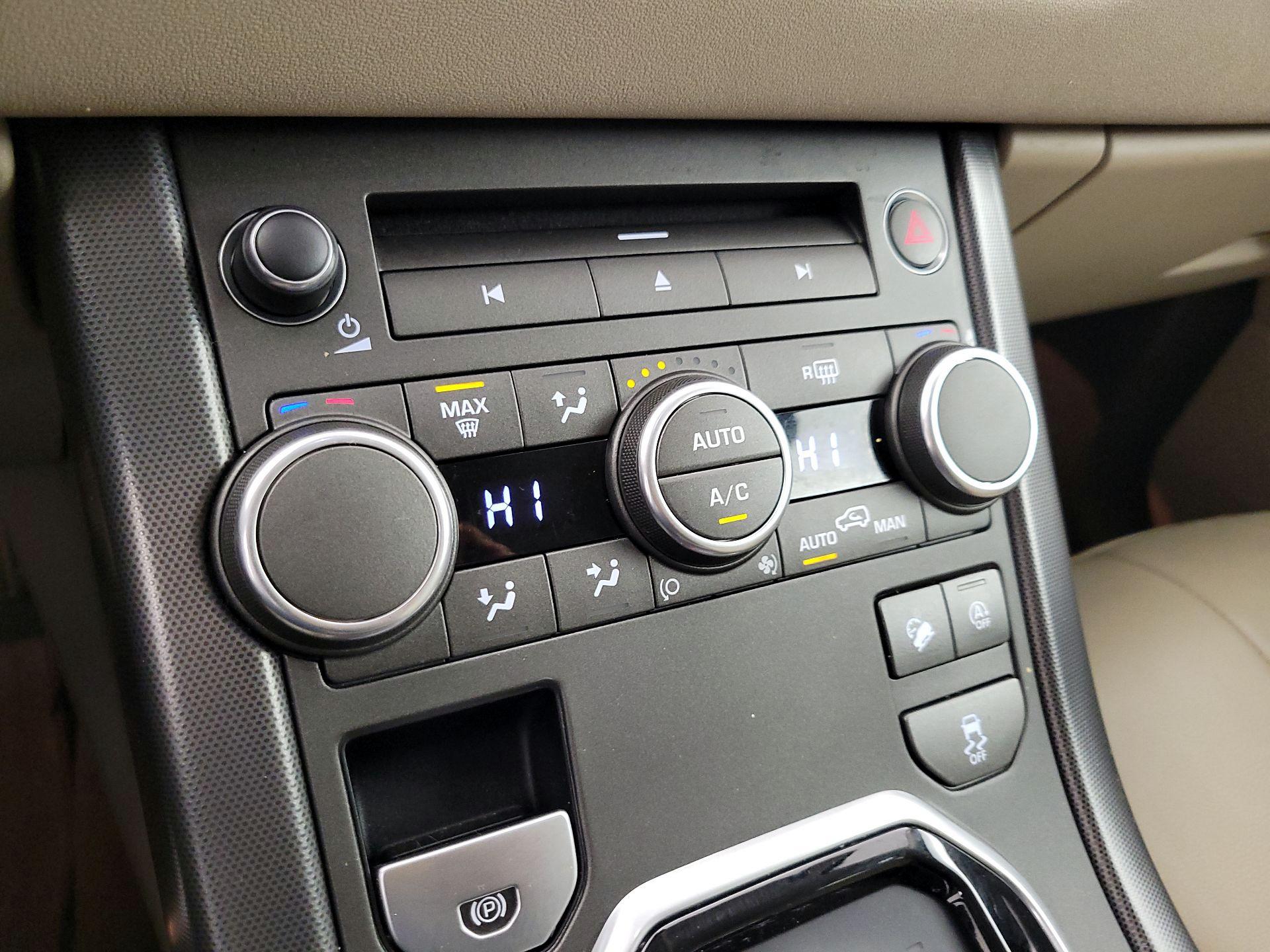 Thumbnail: 2018 Land Rover Range Rover Evoque - 16