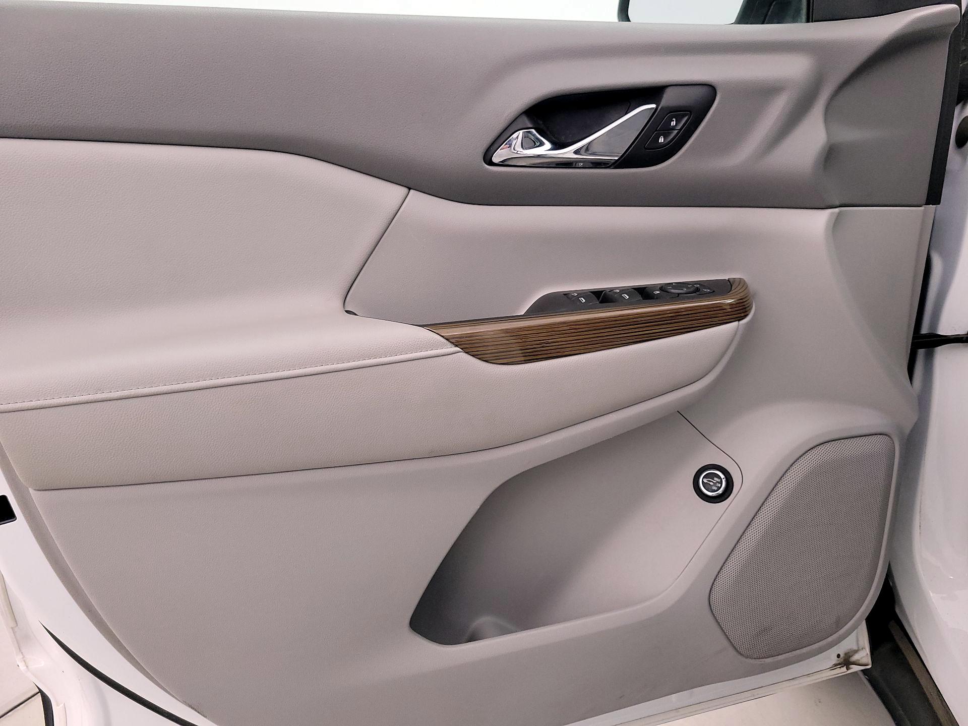 Thumbnail: 2018 GMC Acadia - 12