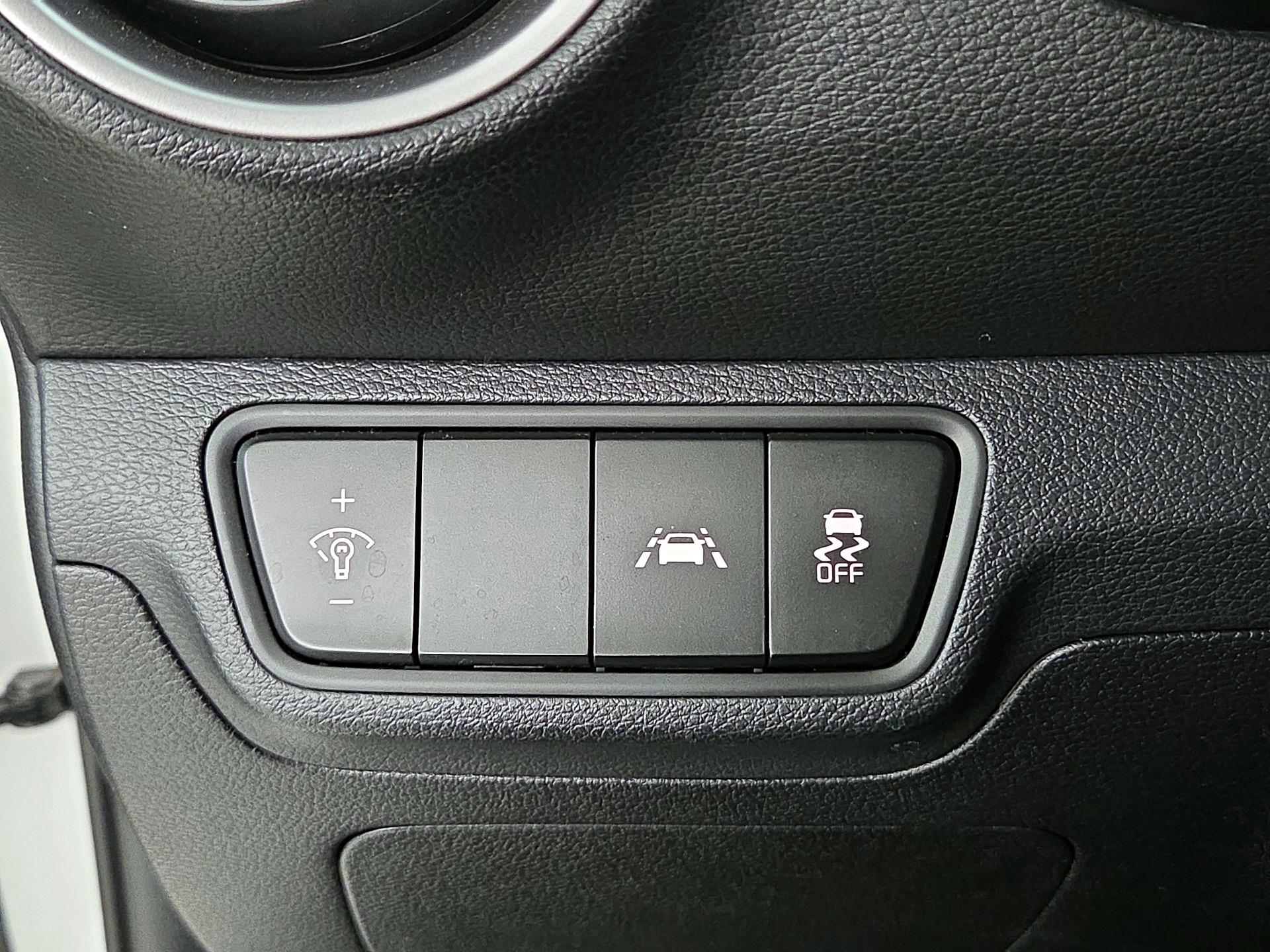 Thumbnail: 2020 Kia Forte - 13