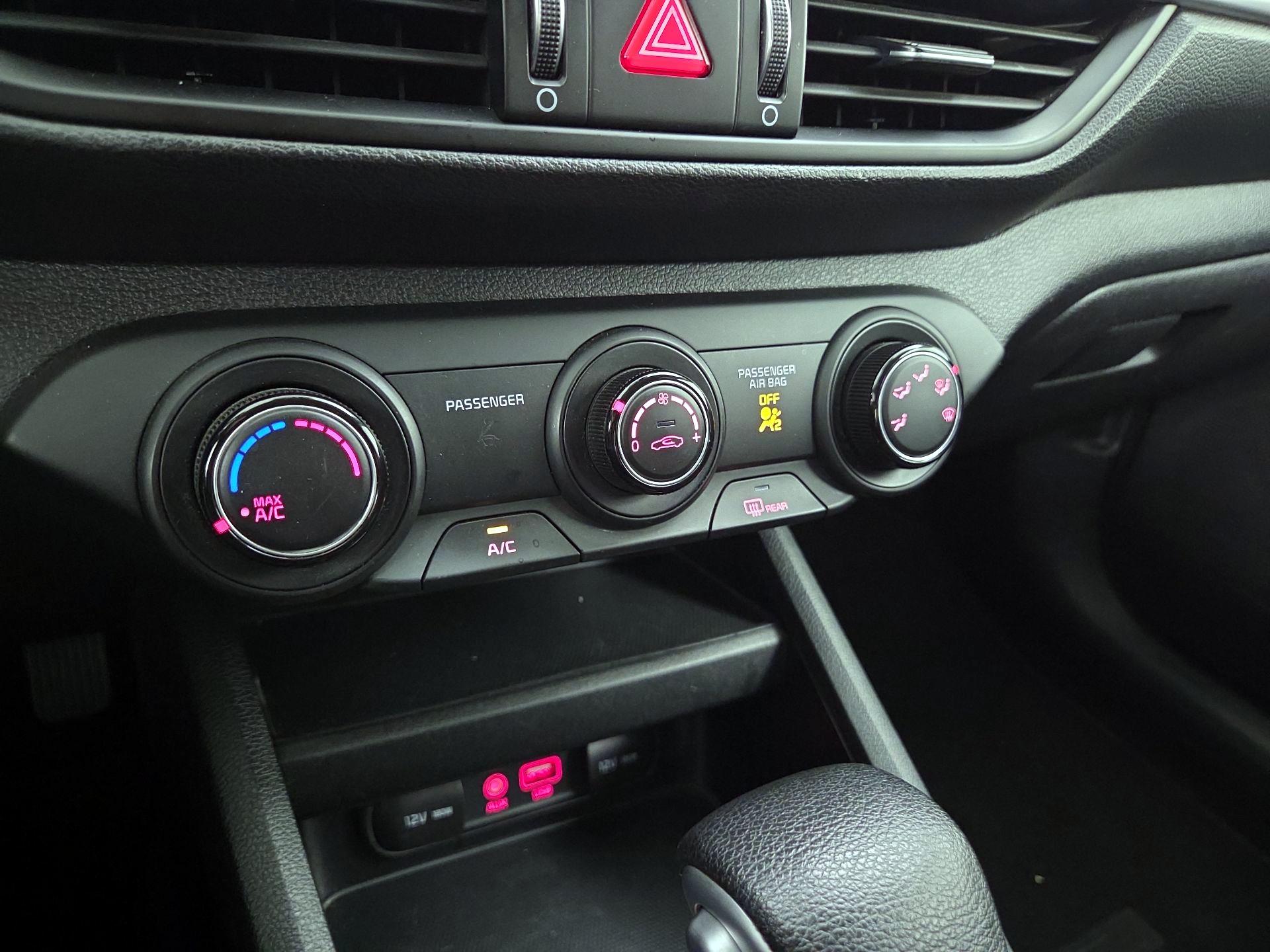 Thumbnail: 2020 Kia Forte - 16