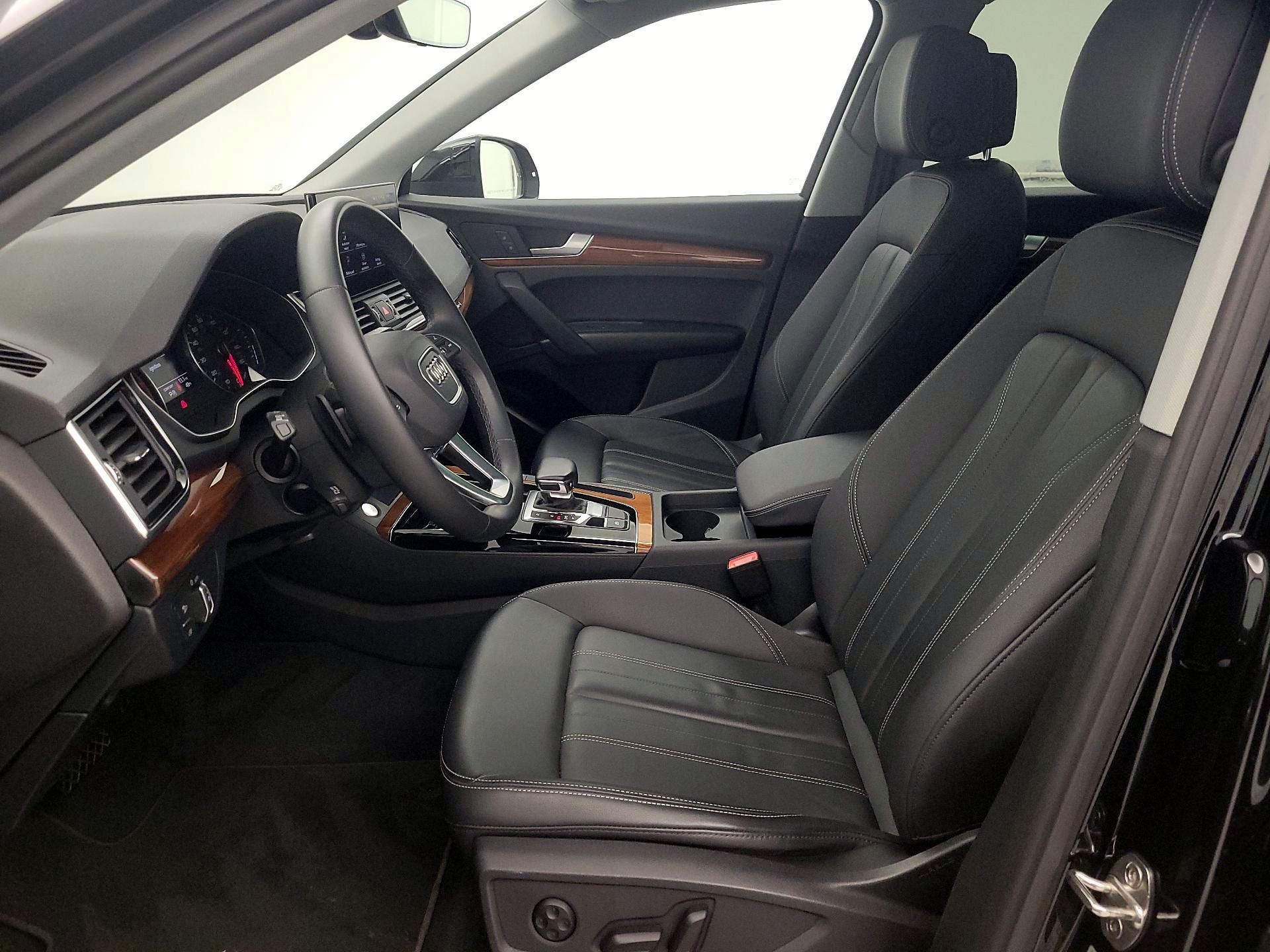 Thumbnail: 2023 Audi Q5 - 11