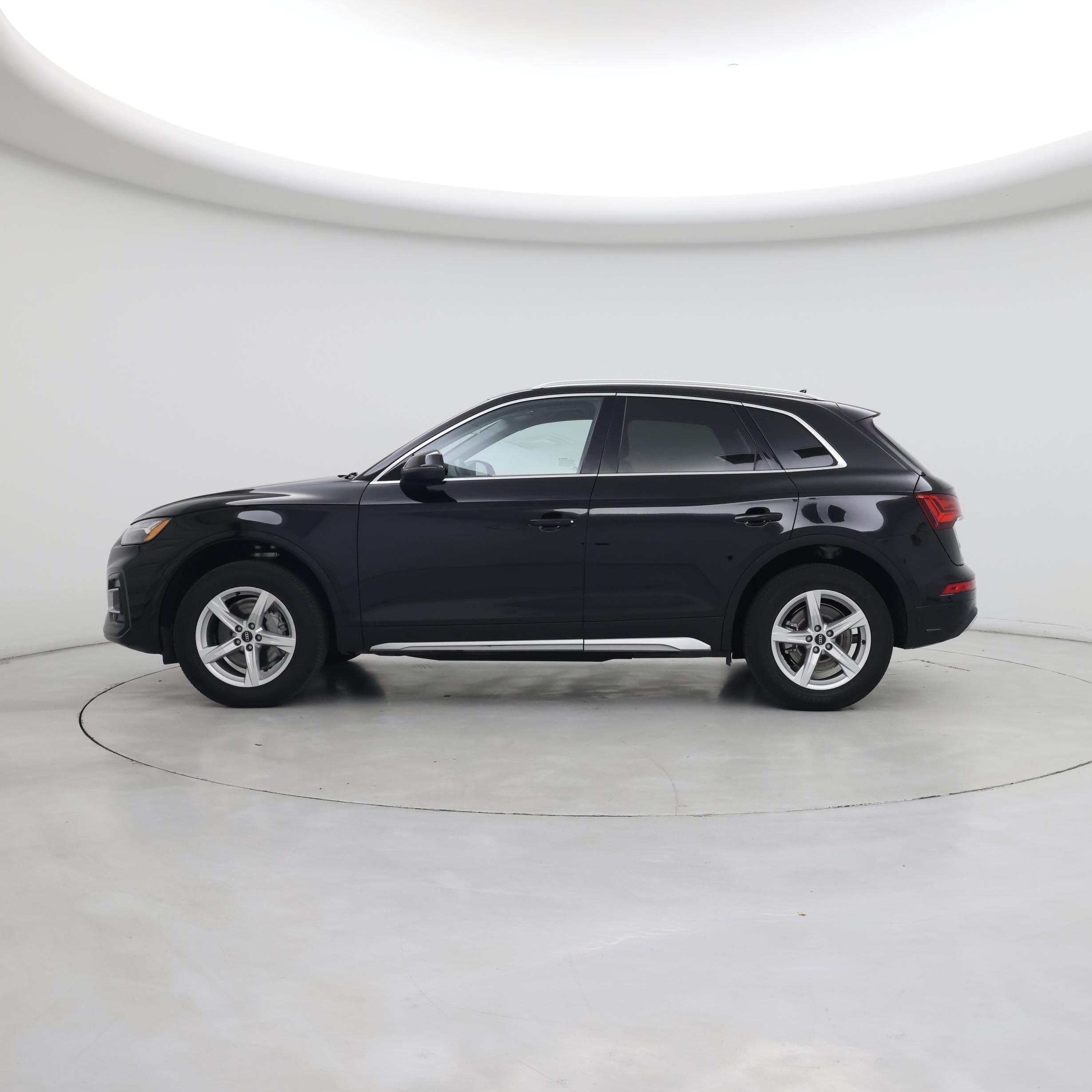Thumbnail: 2023 Audi Q5 - 3