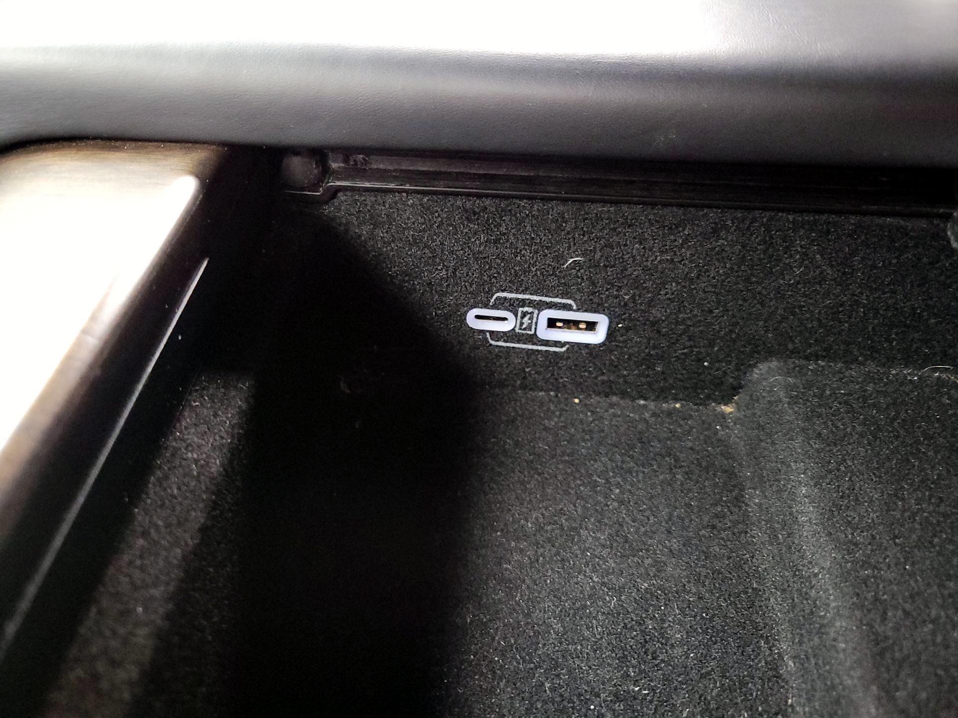 Thumbnail: 2022 Jeep Grand Wagoneer - 19