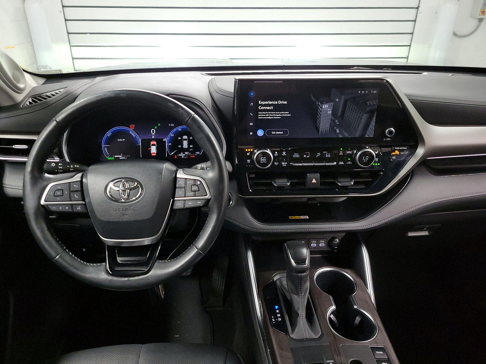 Thumbnail: 2023 Toyota Highlander - 9