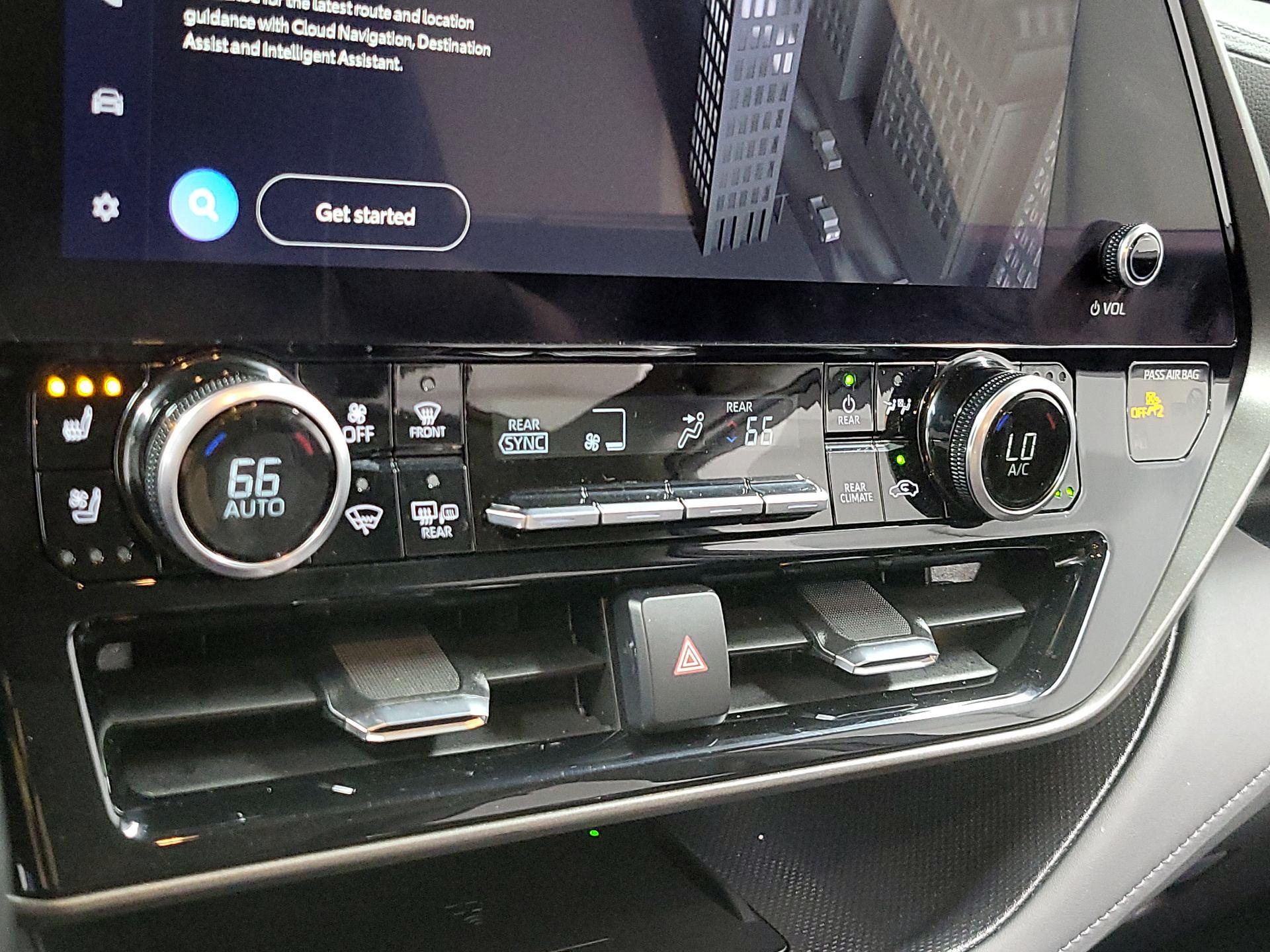 Thumbnail: 2023 Toyota Highlander - 15