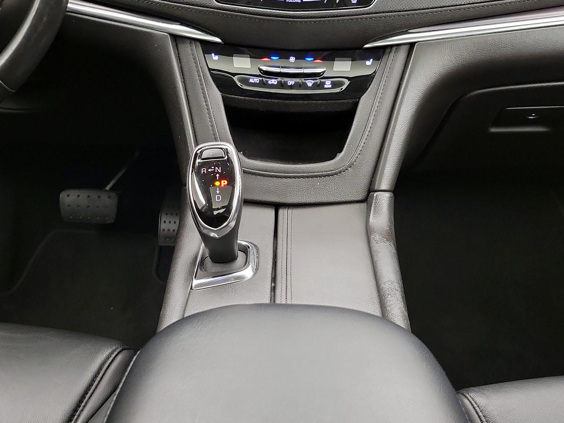 Thumbnail: 2019 Cadillac XT5 - 18