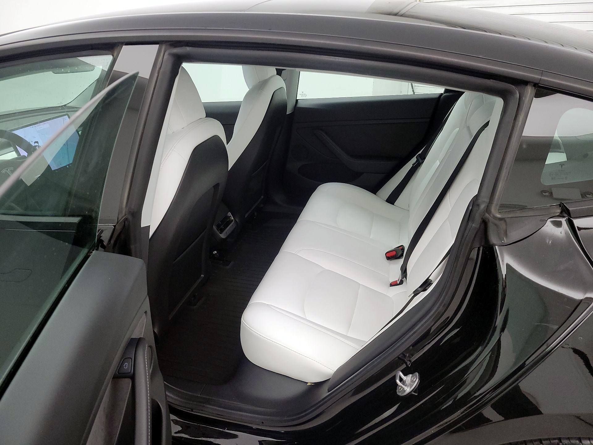 Thumbnail: 2021 Tesla Model 3 - 19