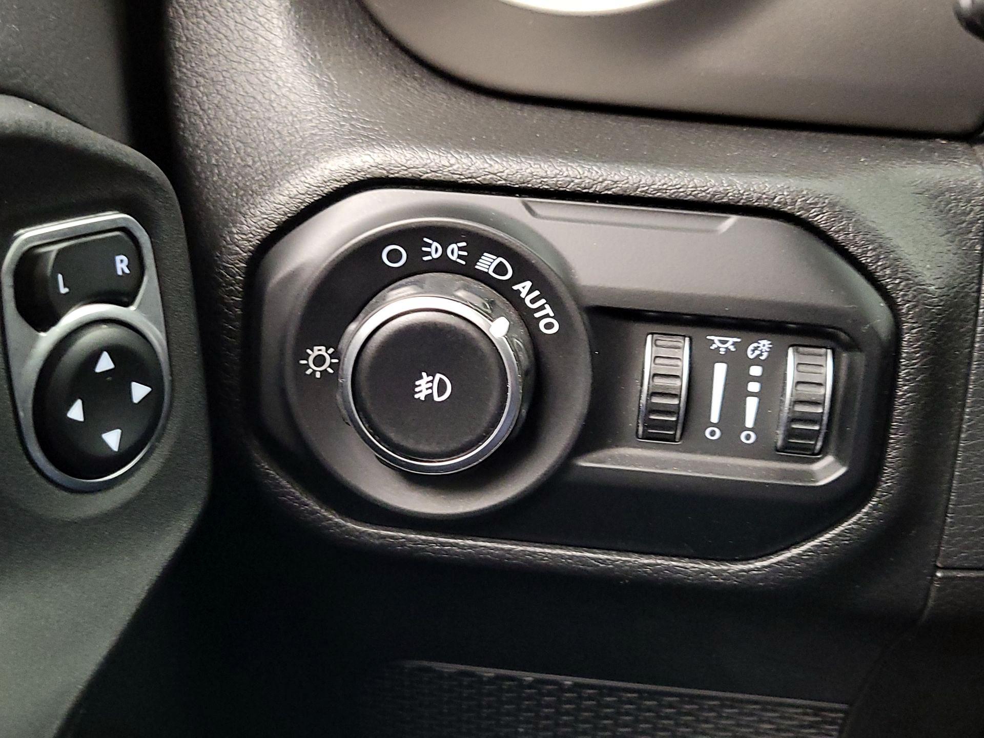 Thumbnail: 2021 Jeep Wrangler - 13