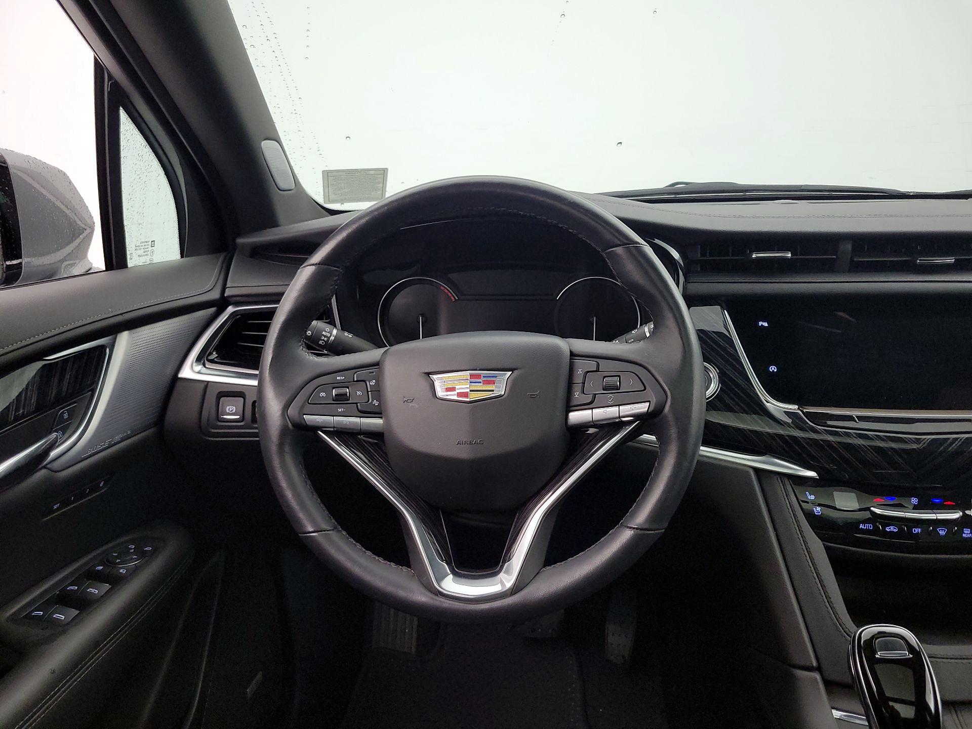 Thumbnail: 2025 Cadillac XT6 - 10