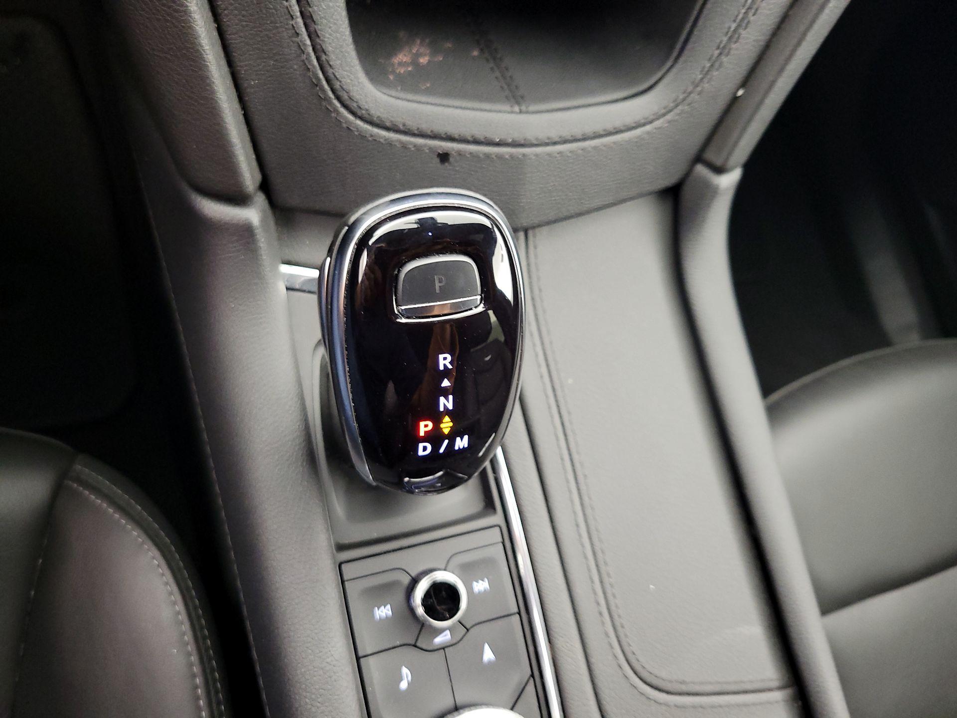 Thumbnail: 2025 Cadillac XT6 - 18