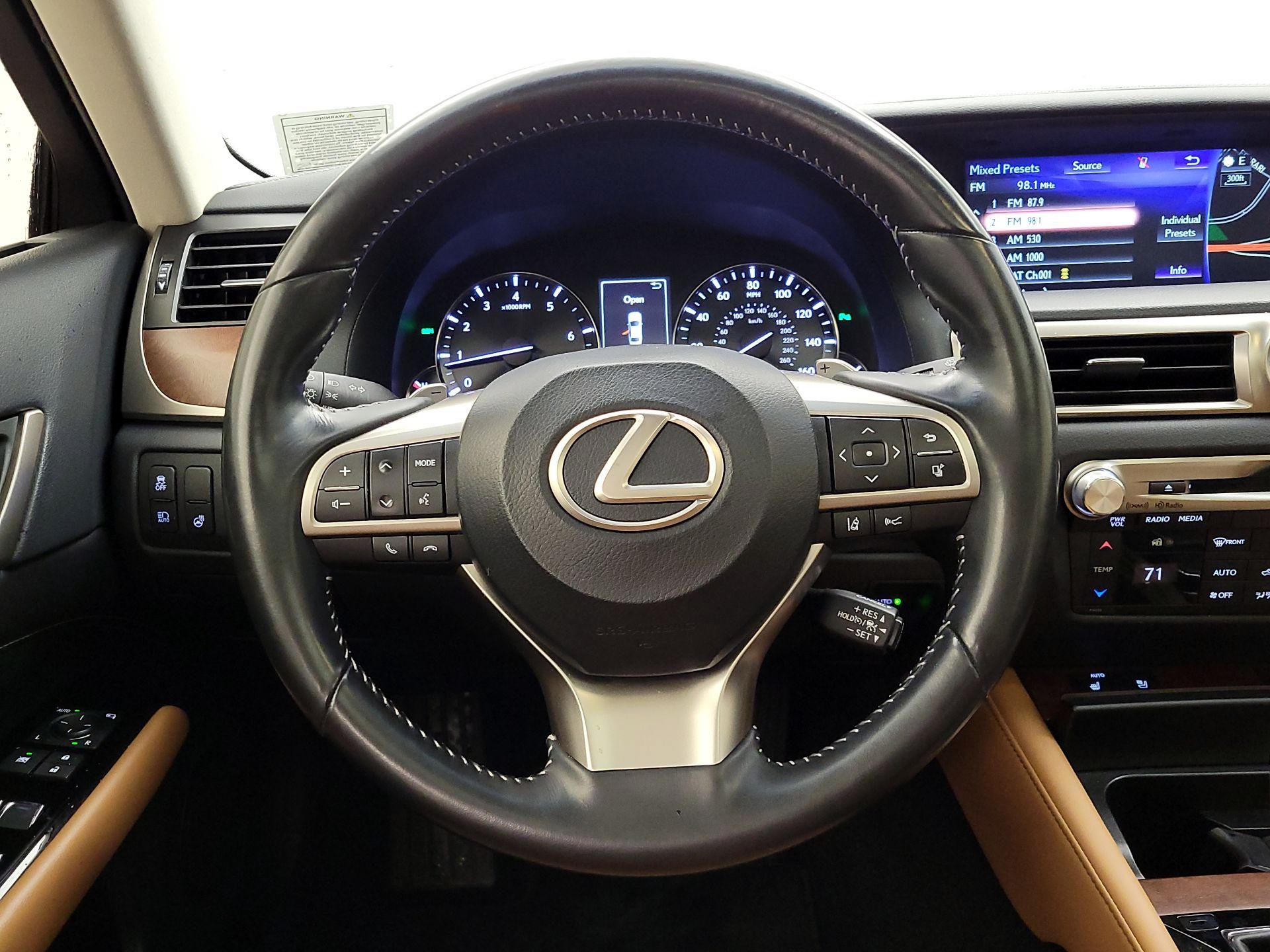 Thumbnail: 2018 Lexus GS - 10