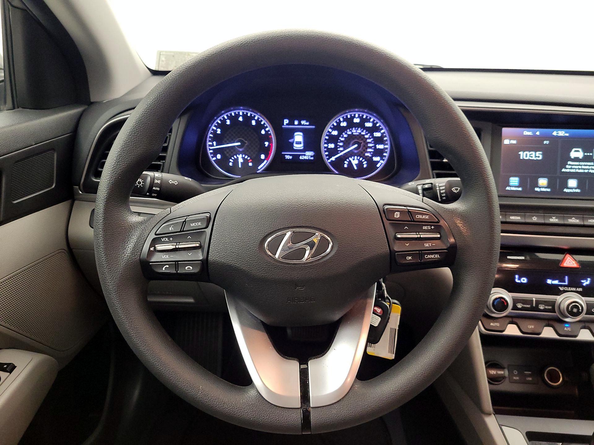 Thumbnail: 2020 Hyundai Elantra - 10