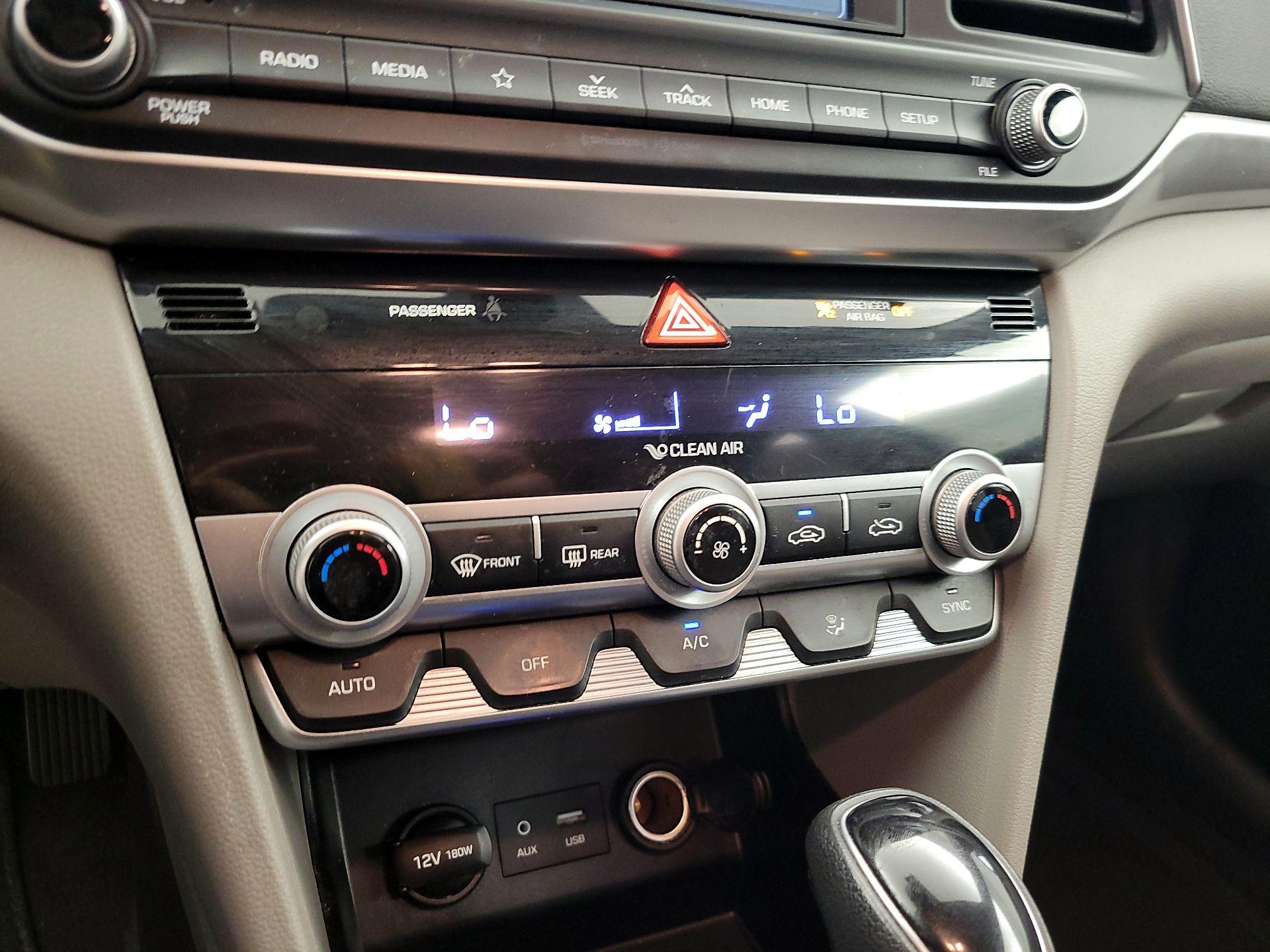 Thumbnail: 2020 Hyundai Elantra - 16