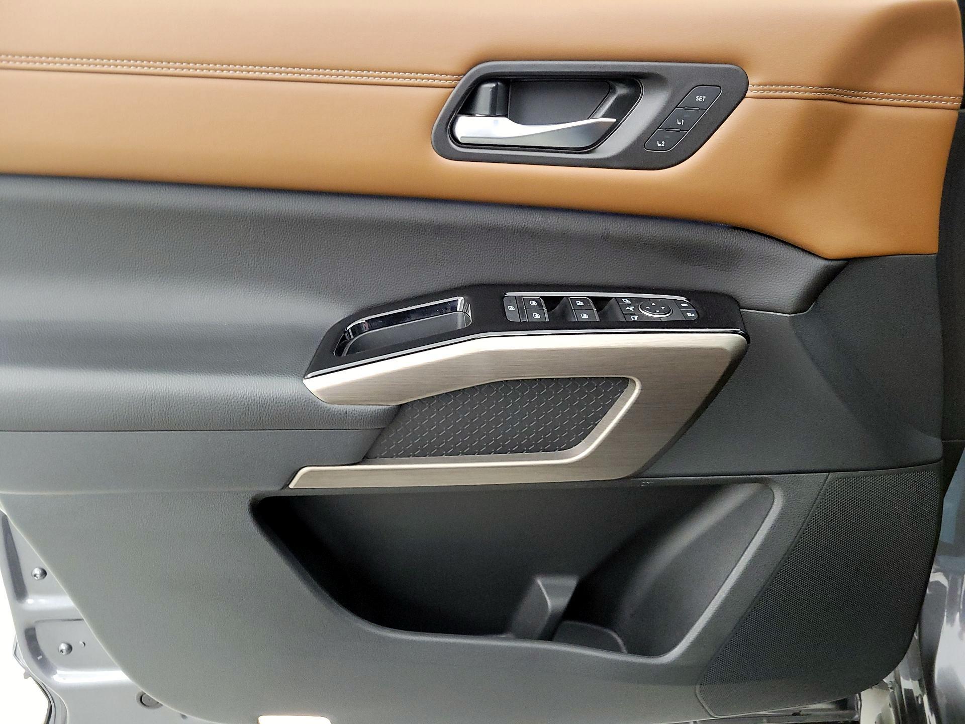 Thumbnail: 2022 Nissan Pathfinder - 12