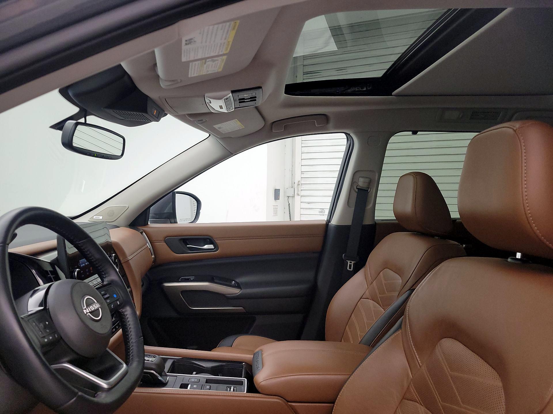 Thumbnail: 2022 Nissan Pathfinder - 19