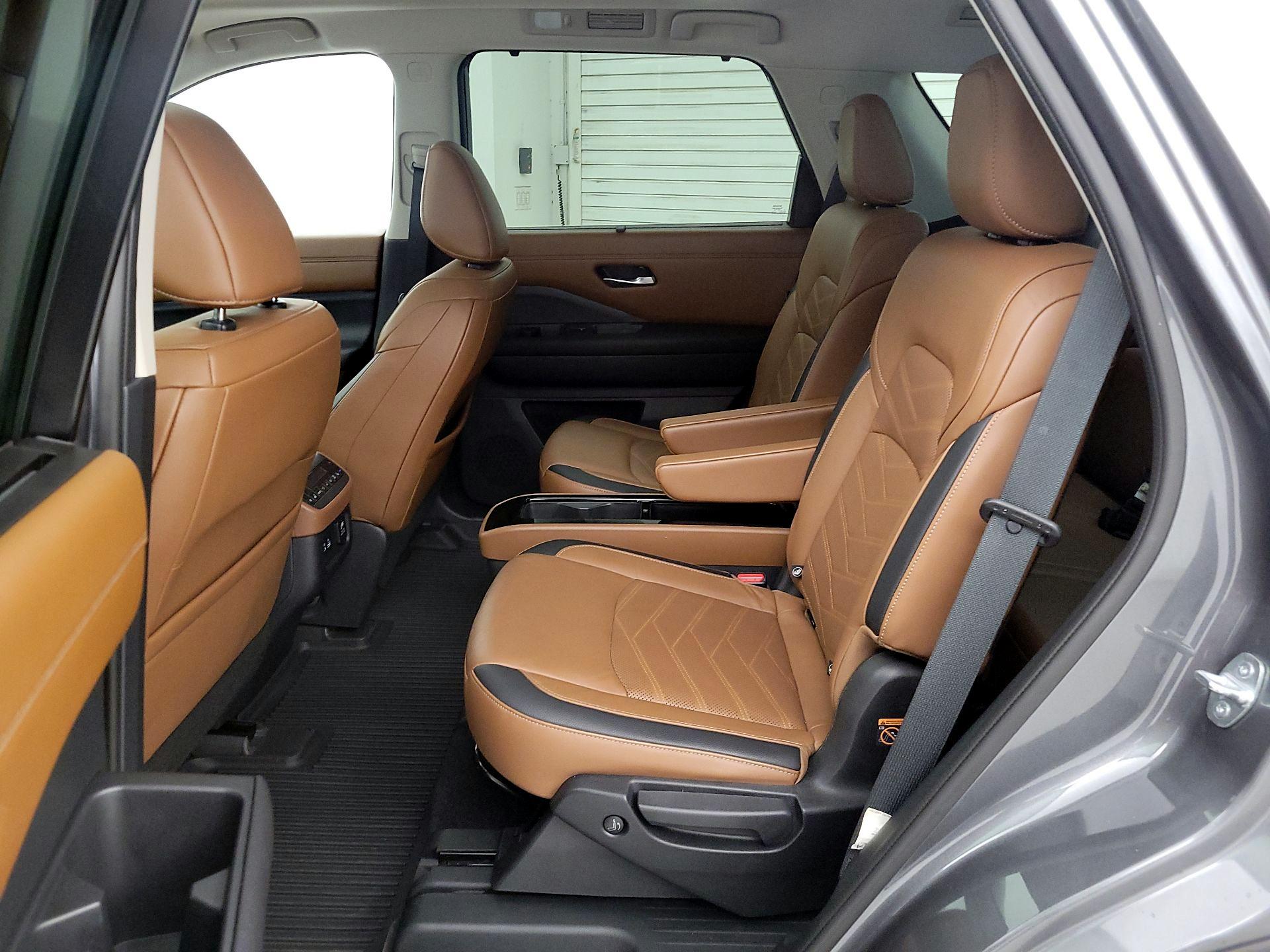 Thumbnail: 2022 Nissan Pathfinder - 20