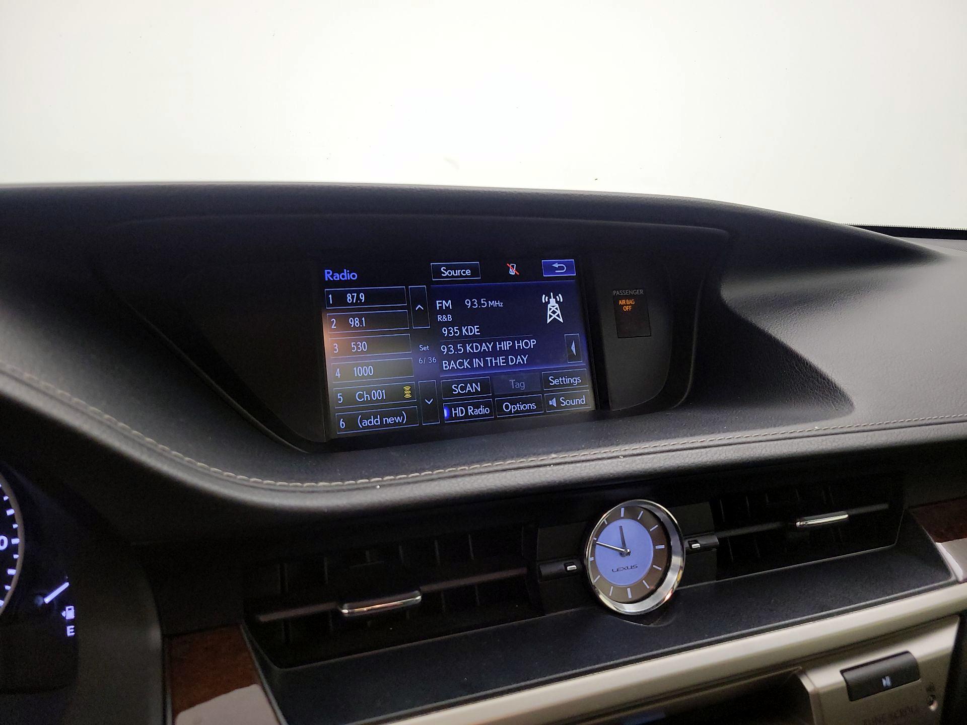 Thumbnail: 2015 Lexus ES - 15