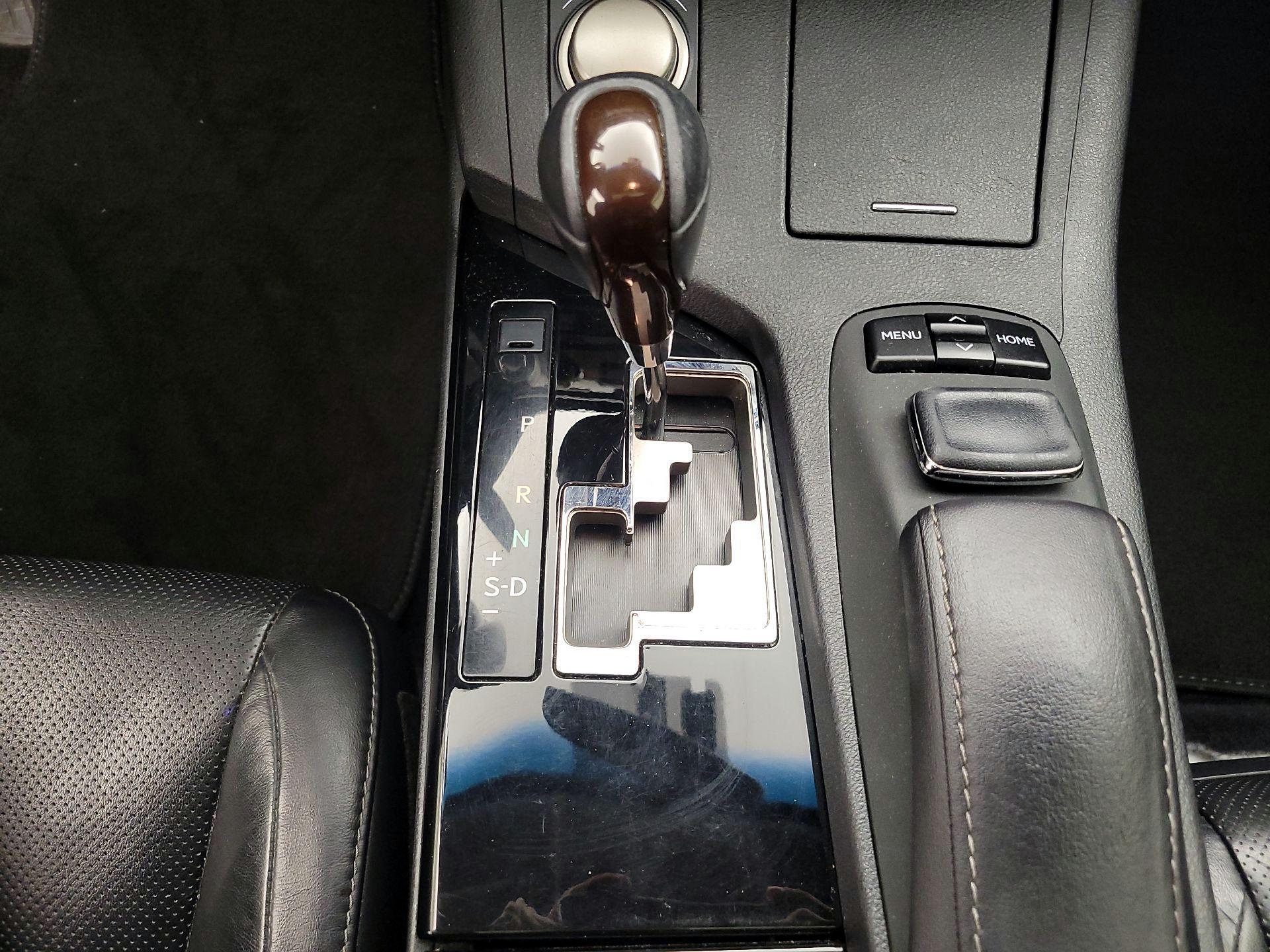 Thumbnail: 2015 Lexus ES - 17