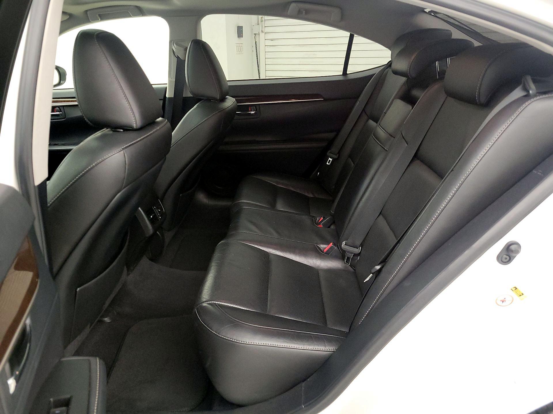 Thumbnail: 2015 Lexus ES - 20