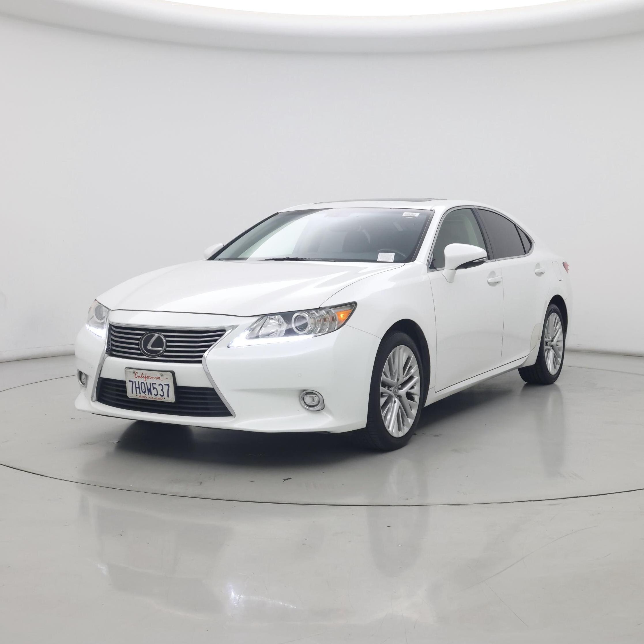 Thumbnail: 2015 Lexus ES - 4