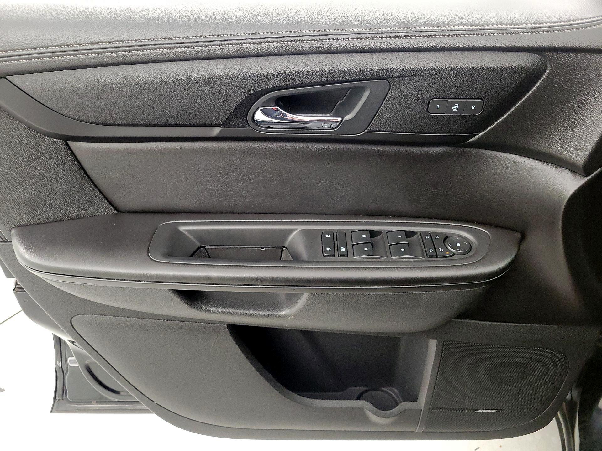 Thumbnail: 2016 Chevrolet Traverse - 12