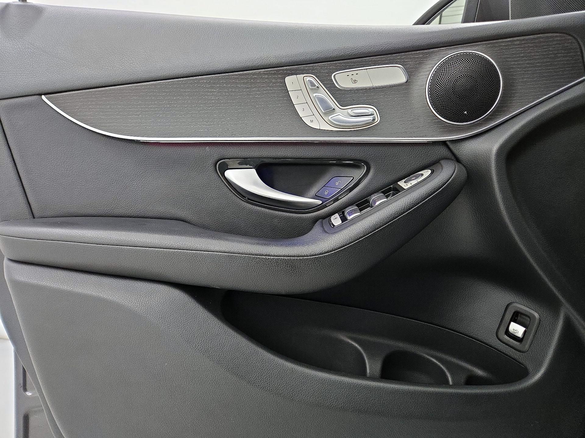 Thumbnail: 2022 Mercedes-Benz GLC - 12