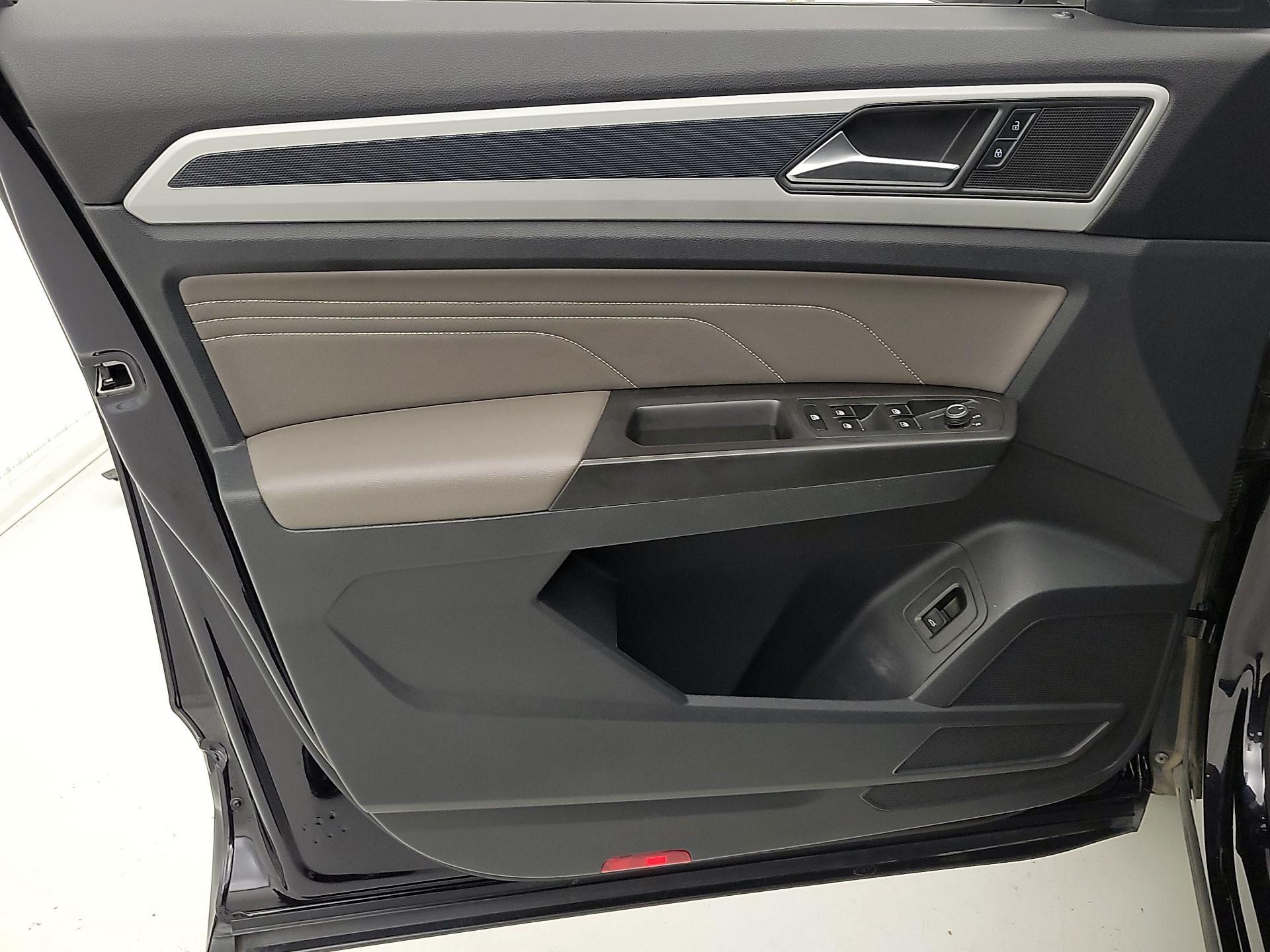 Thumbnail: 2022 Volkswagen Atlas - 12