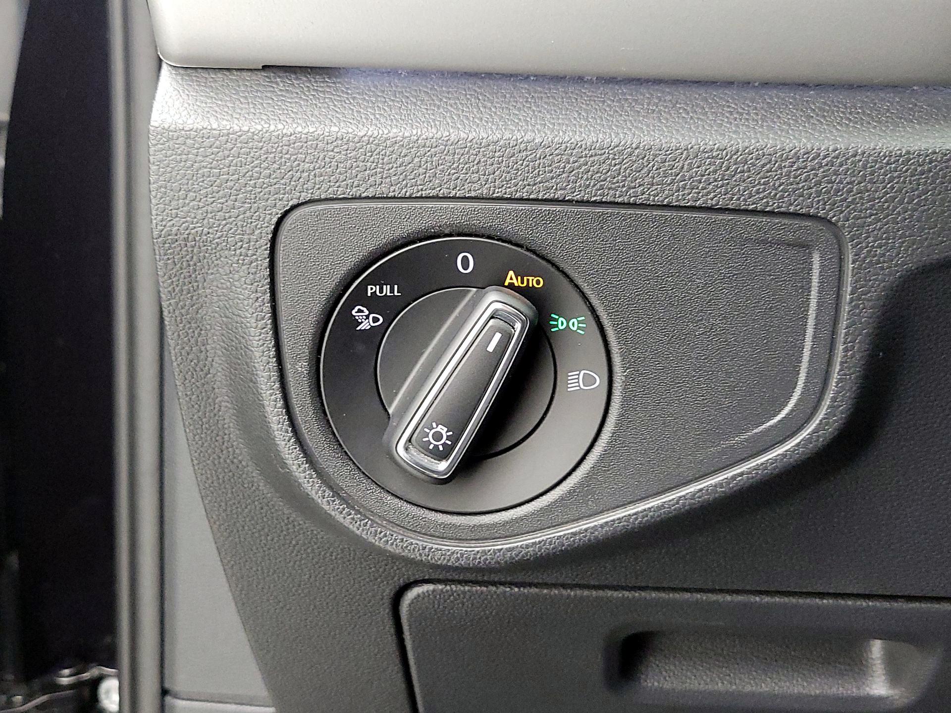 Thumbnail: 2022 Volkswagen Atlas - 13