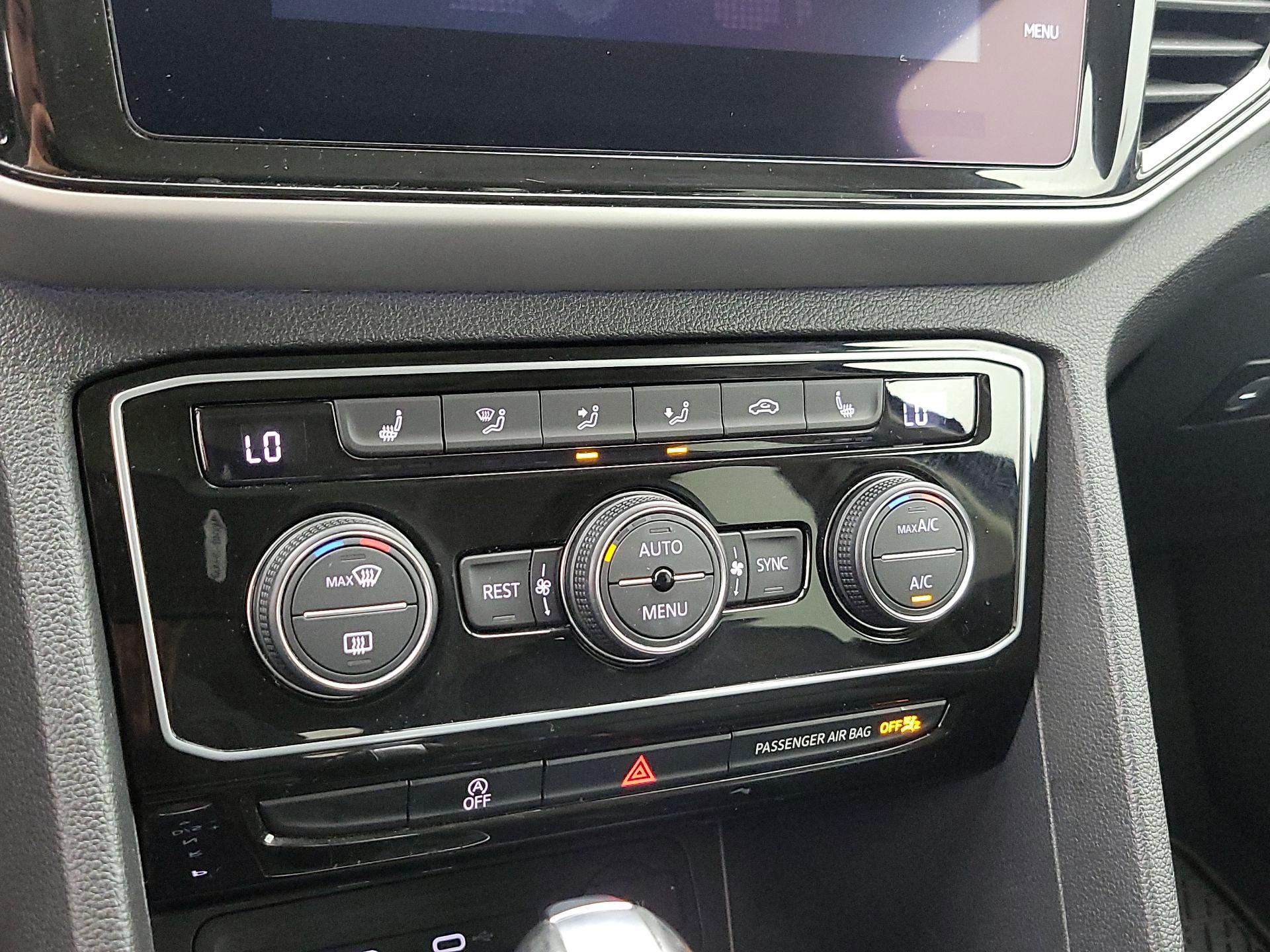 Thumbnail: 2022 Volkswagen Atlas - 16