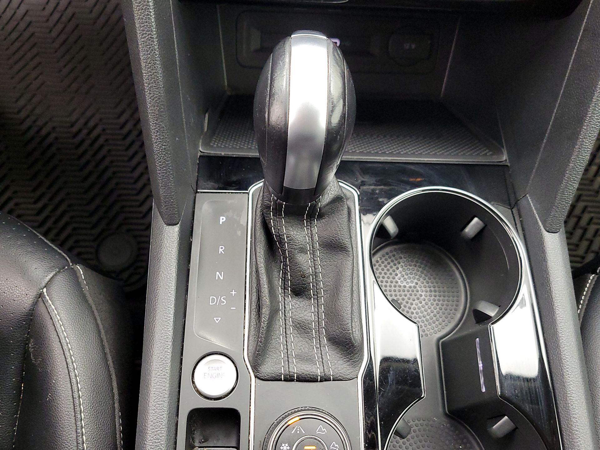 Thumbnail: 2022 Volkswagen Atlas - 17