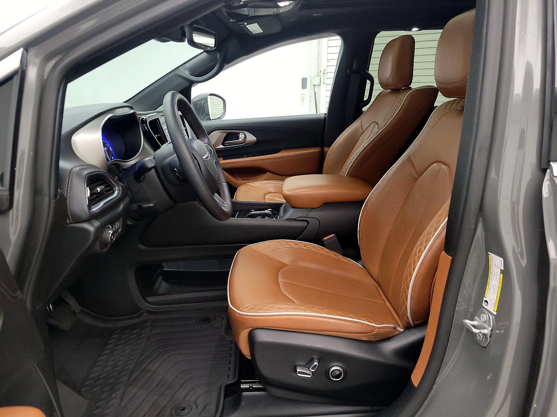 Thumbnail: 2024 Chrysler Pacifica - 11